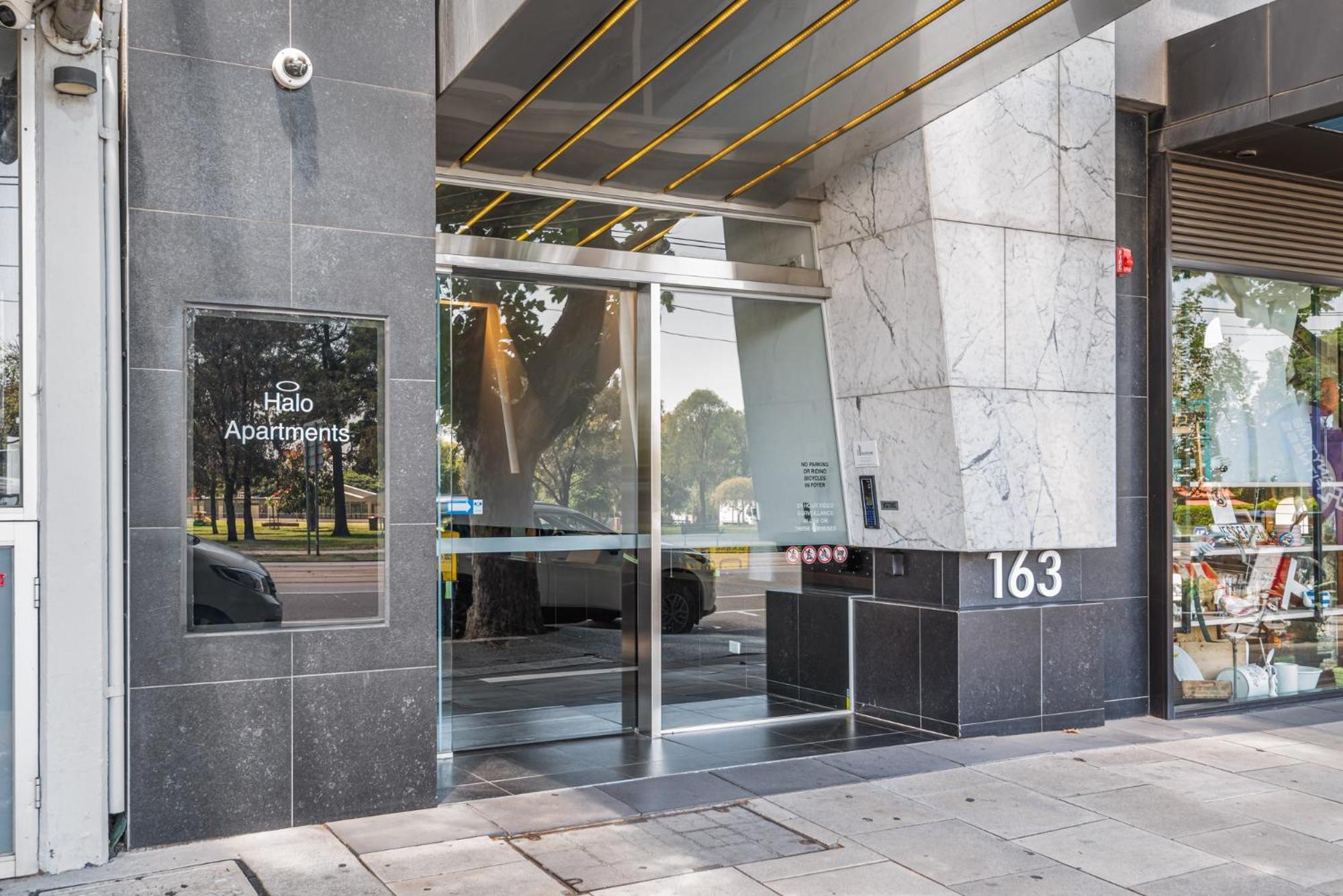 Your St Kilda Escape - Modern, Private and Central