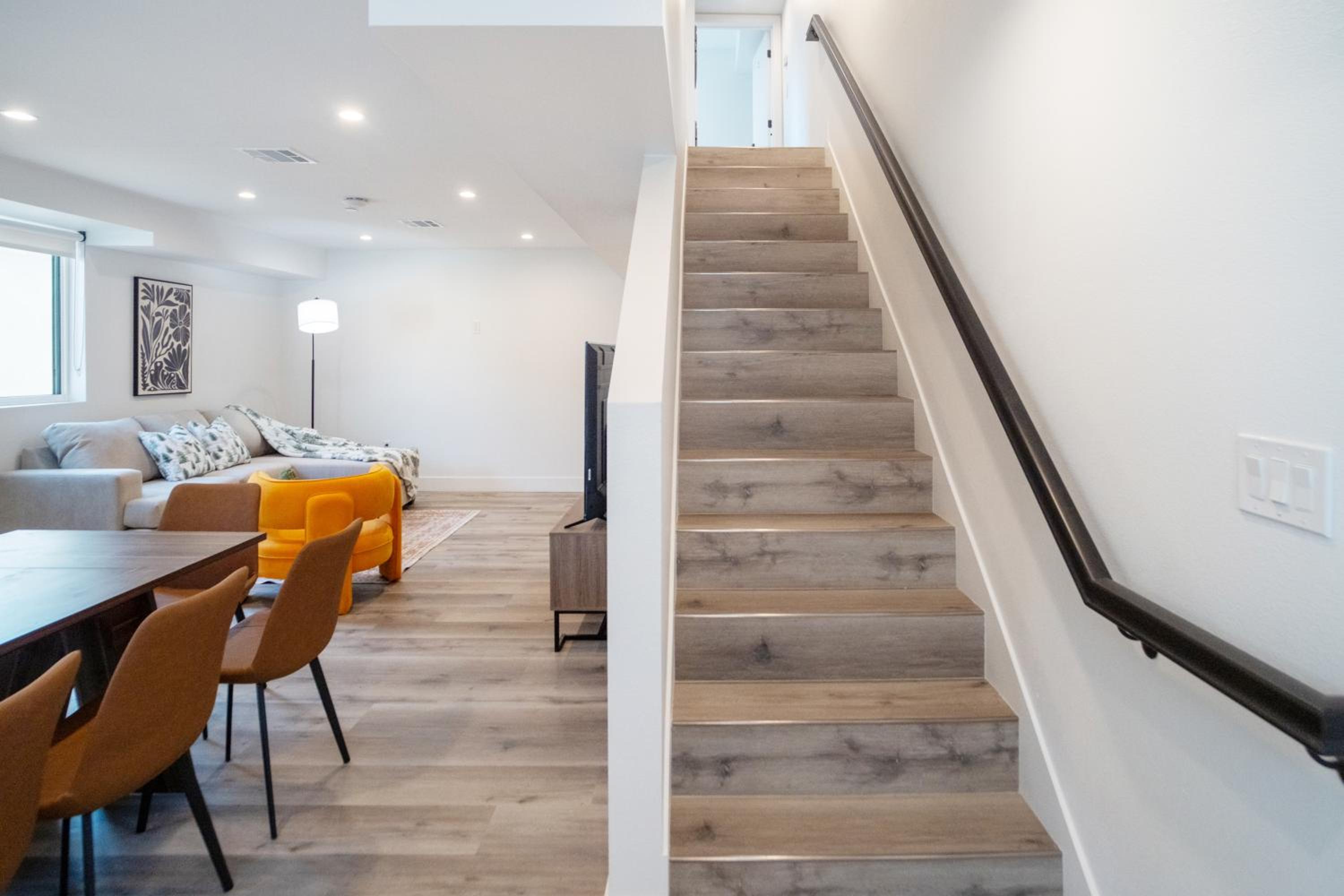 Stylish & Cozy Retreat Near USC & Downtown LA