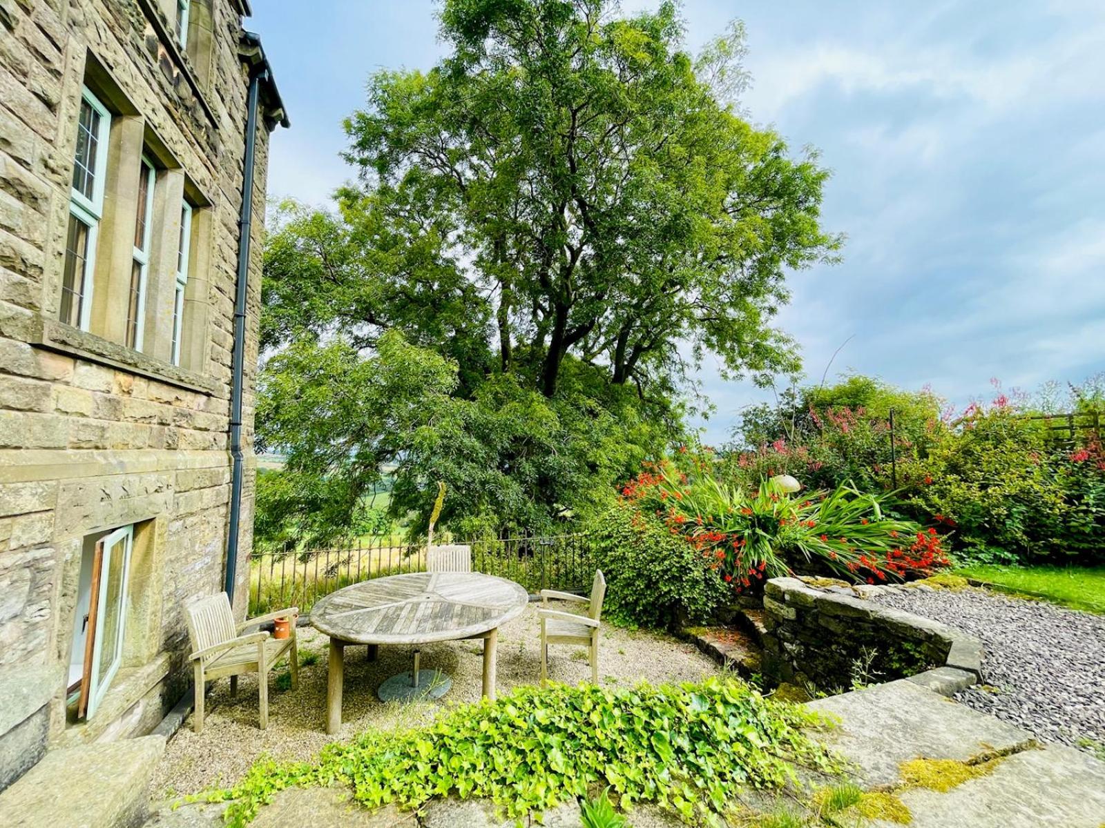 Idyllic Historical Country Retreat in Elkstone - Pass the Keys