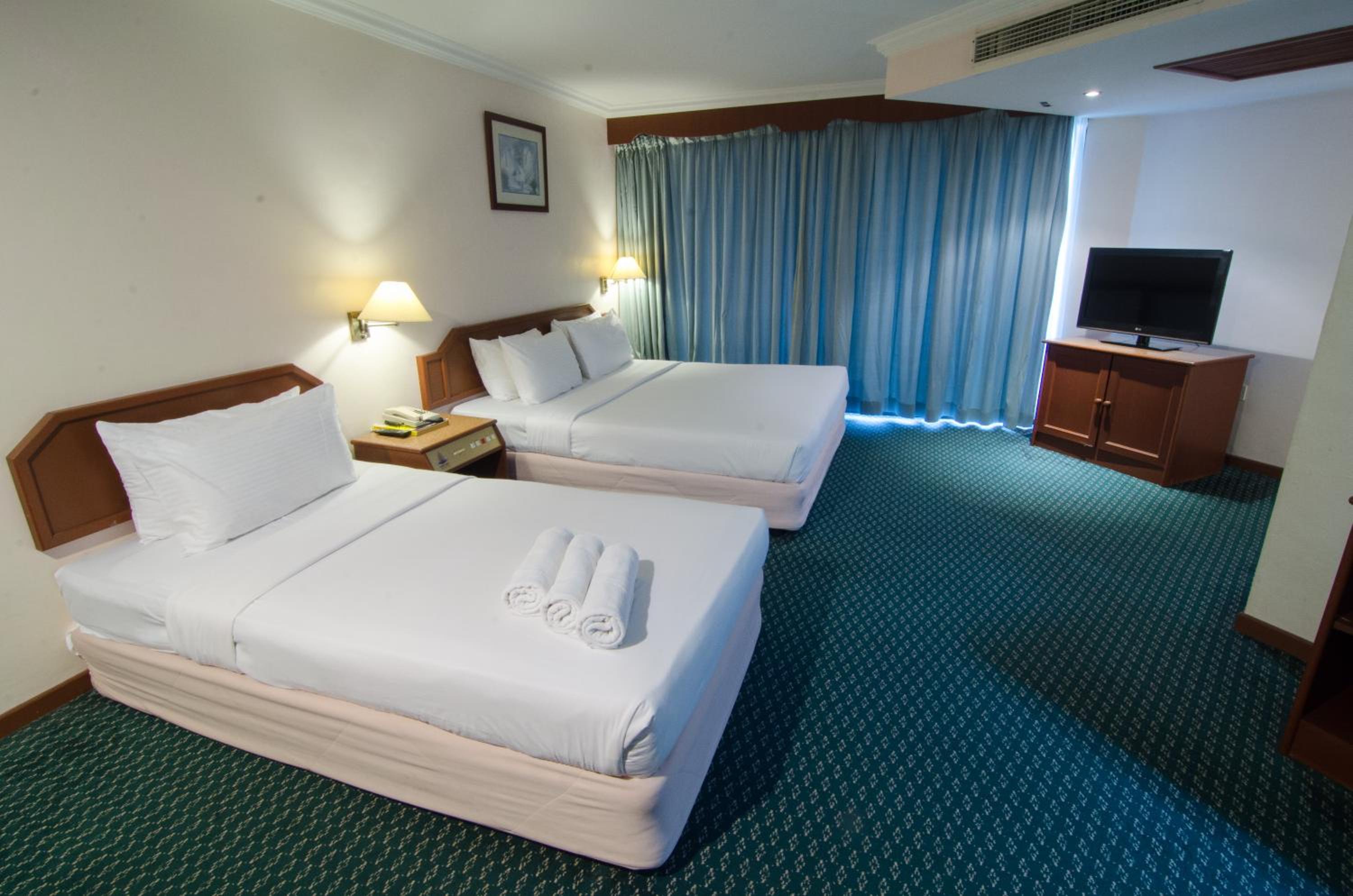Coral Bay Resort