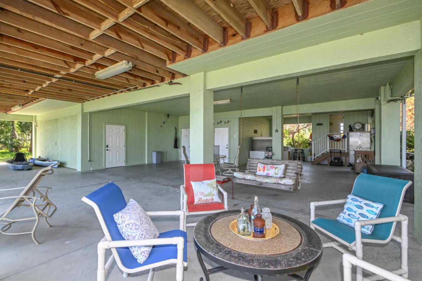 Ozello Manor Waterfront private dock large patio sleeps 8 dog ok