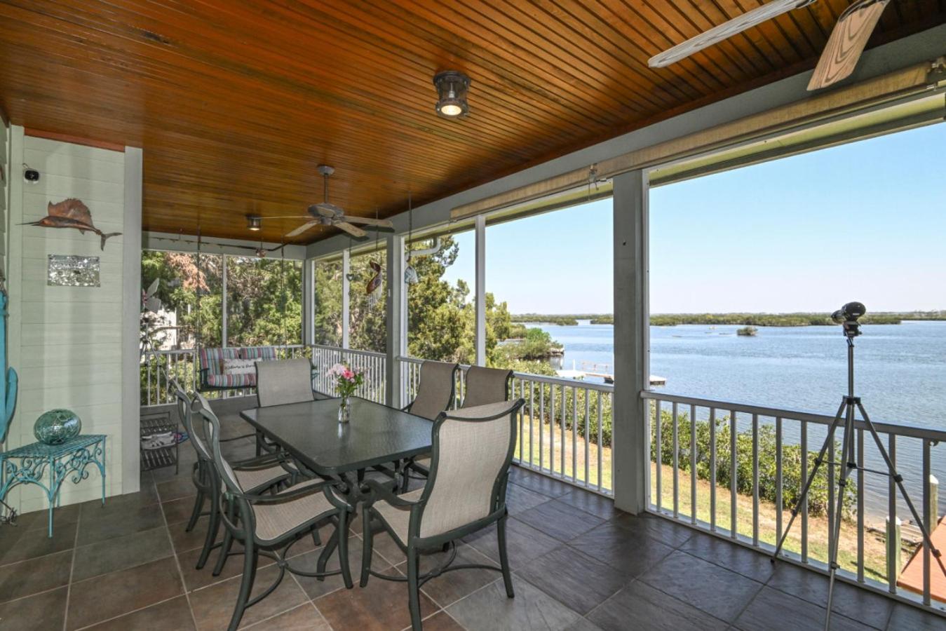 Ozello Manor Waterfront private dock large patio sleeps 8 dog ok