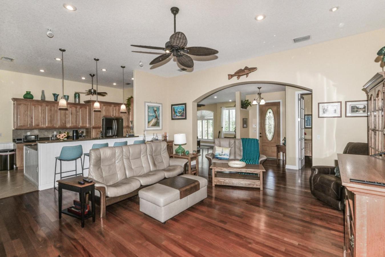 Ozello Manor Waterfront private dock large patio sleeps 8 dog ok