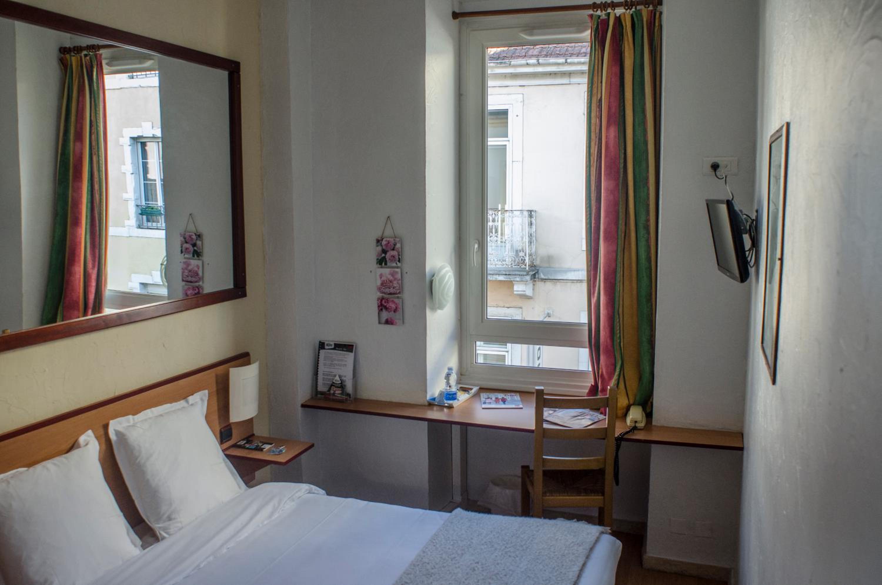 Pau Vacations - Hotel Bosquet Pau Centre - Property Image 8