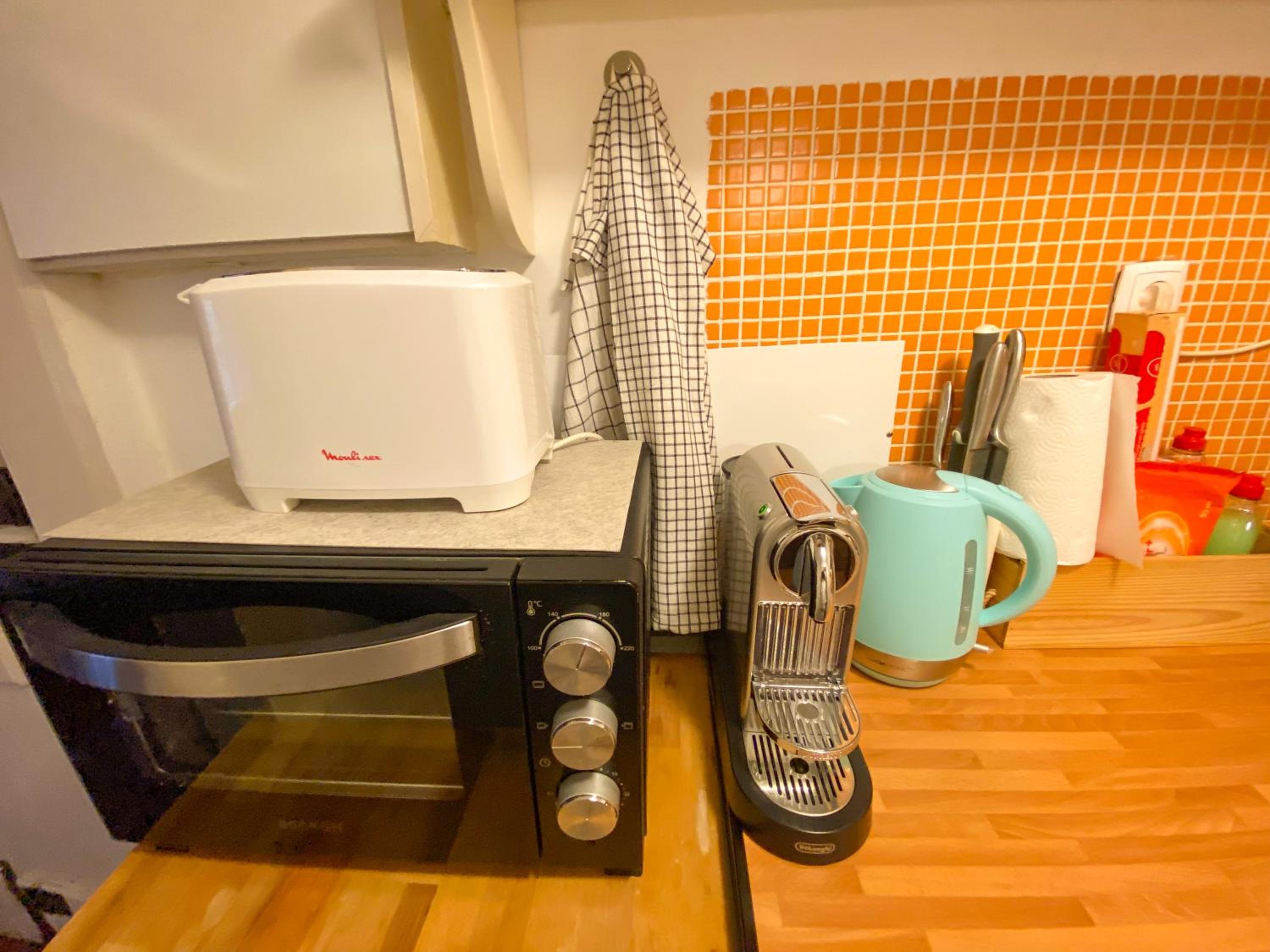 Charming Bairro Alto 2-Bedroom Escape