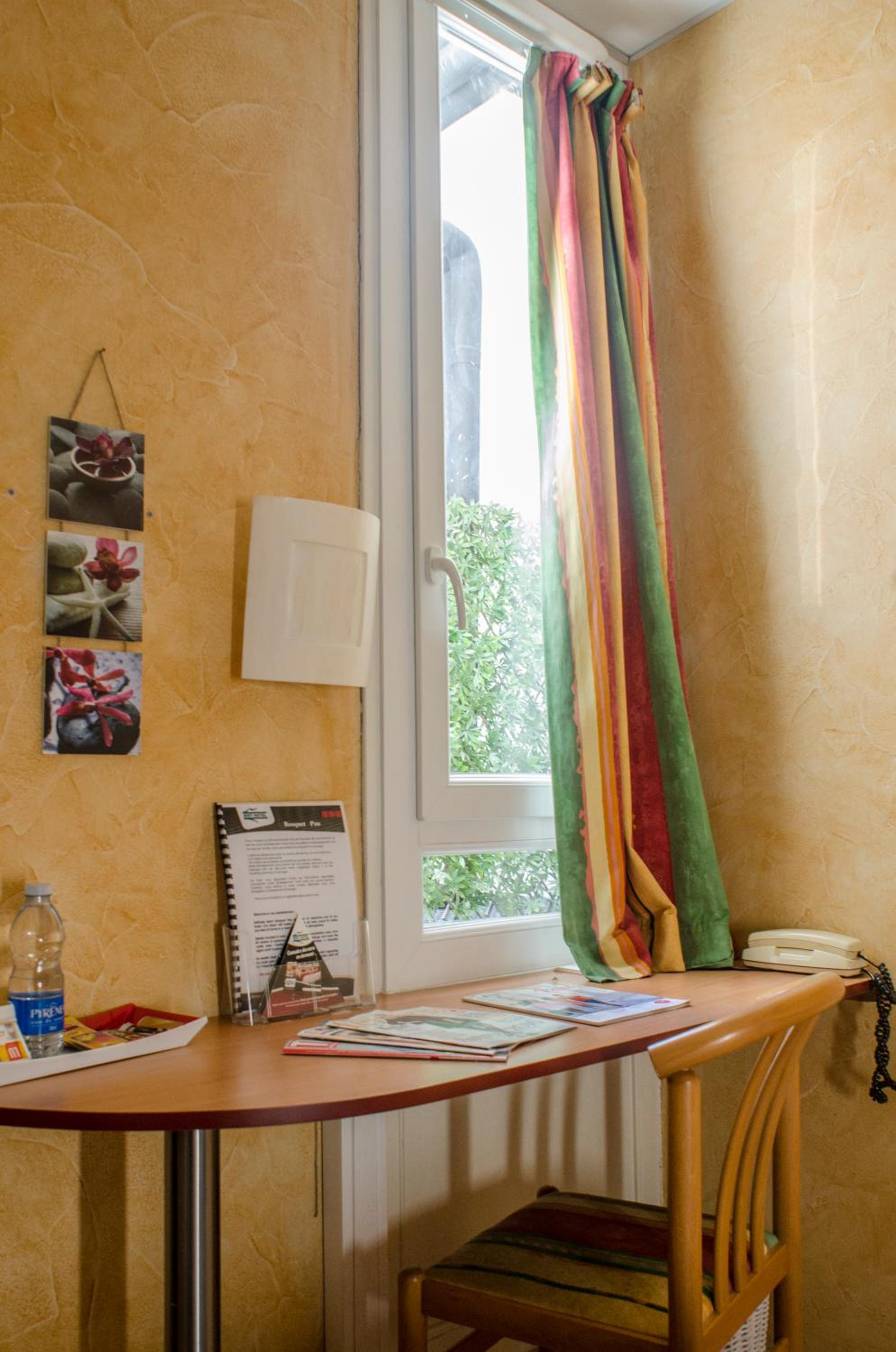 Pau Vacations - Hotel Bosquet Pau Centre - Property Image 1