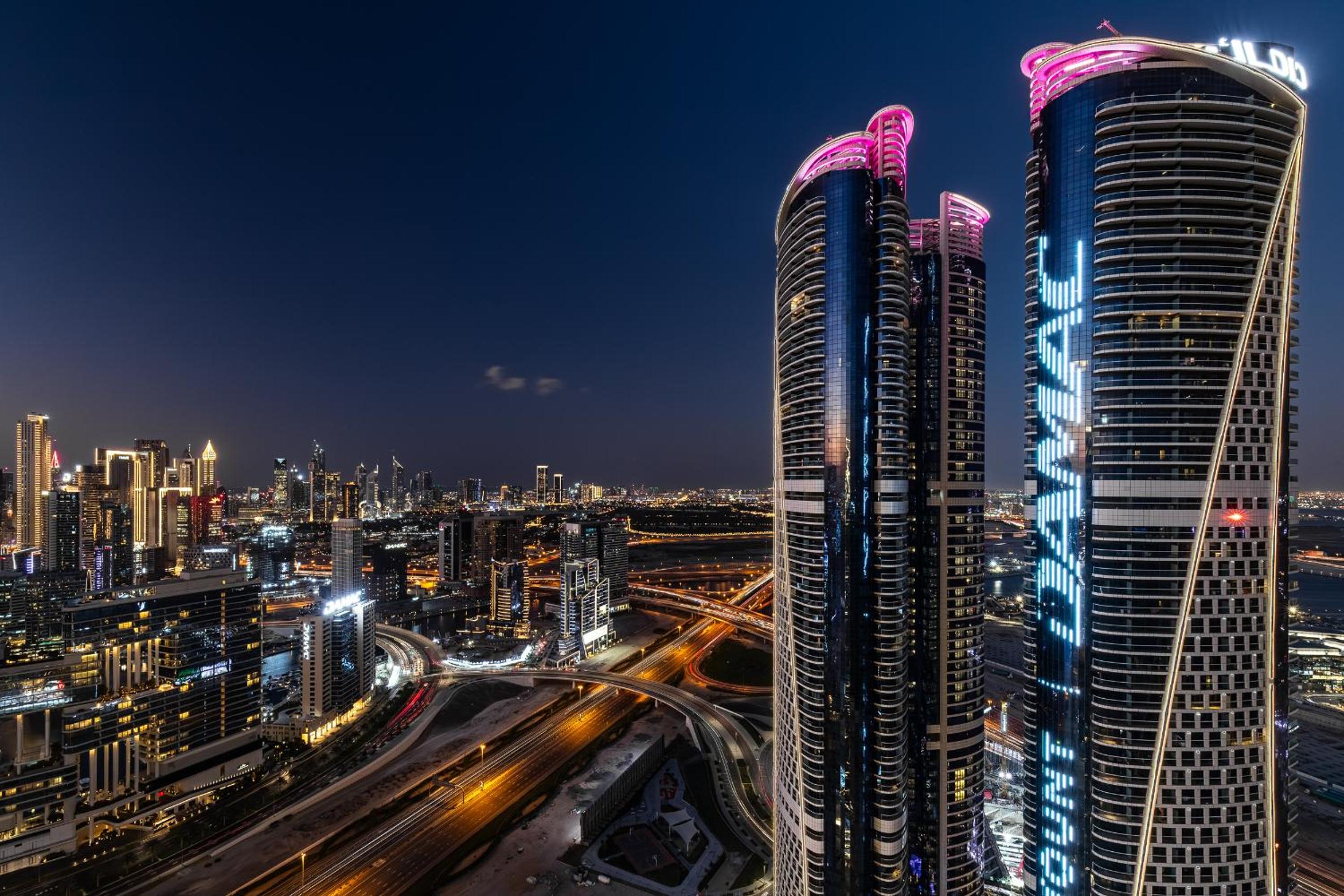 SIMPLY COMFORT Apartments at Nobles Tower Luxury Burj View
