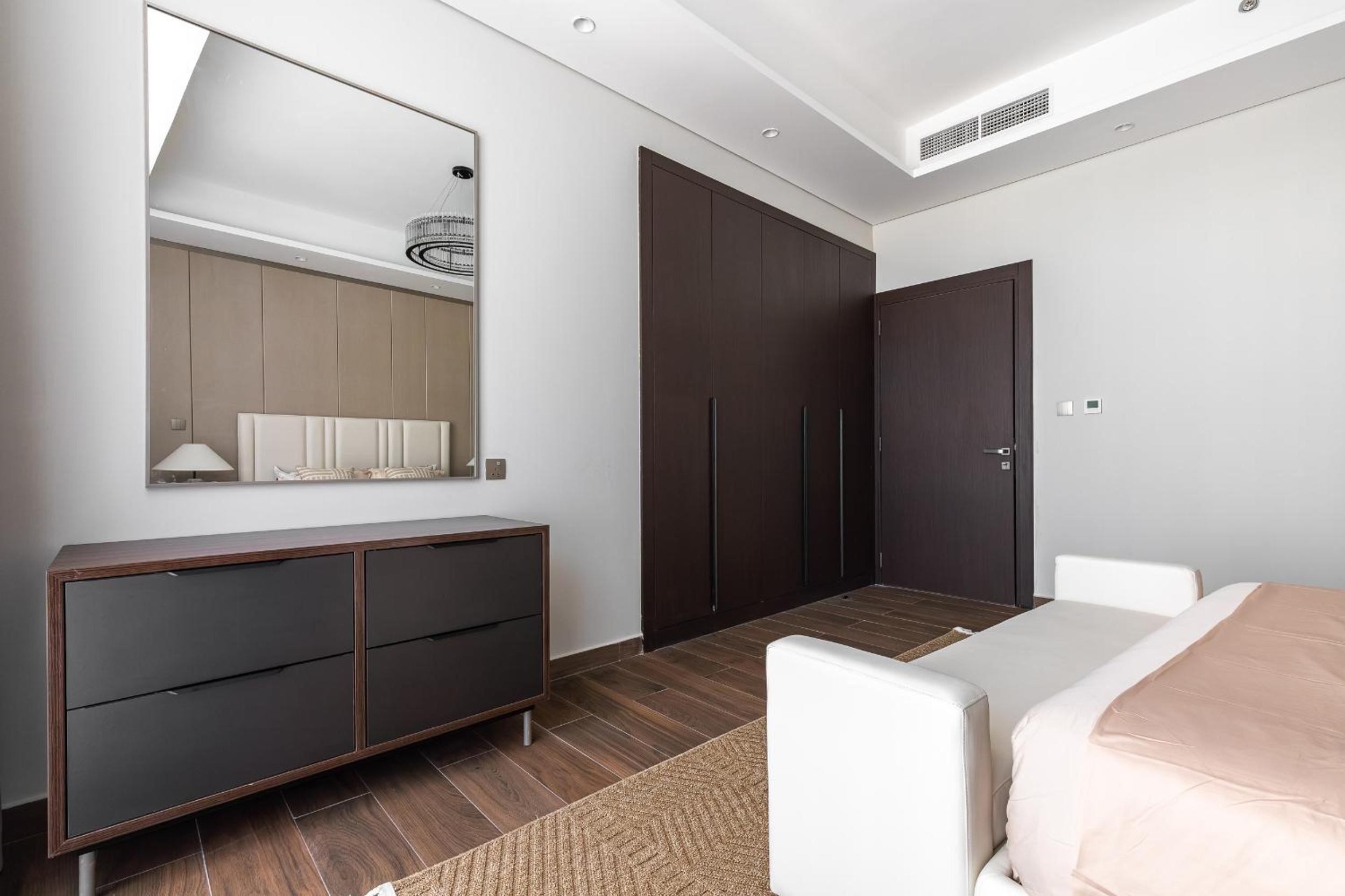 SIMPLY COMFORT Apartments at Nobles Tower Luxury Burj View