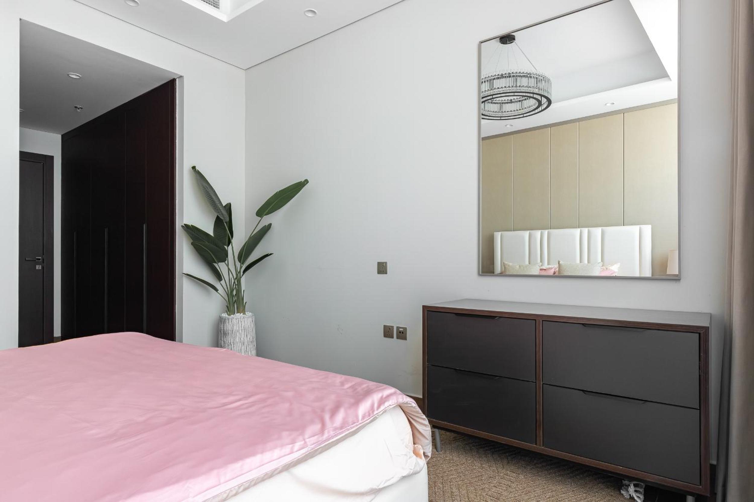 SIMPLY COMFORT Apartments at Nobles Tower Luxury Burj View