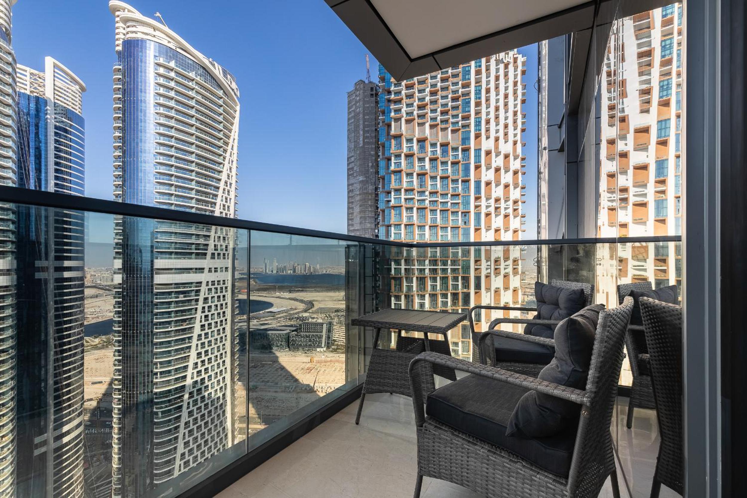 SIMPLY COMFORT Apartments at Nobles Tower Luxury Burj View