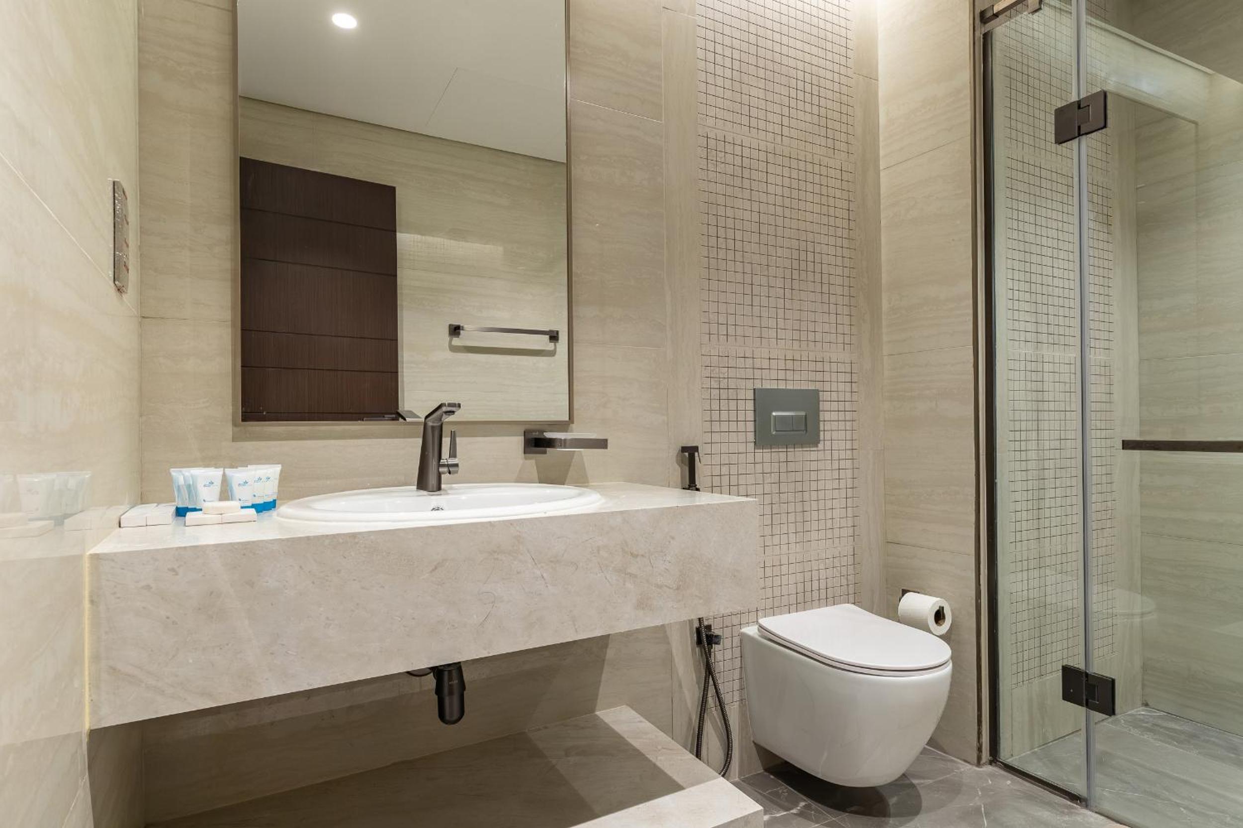 SIMPLY COMFORT Apartments at Nobles Tower Luxury Burj View