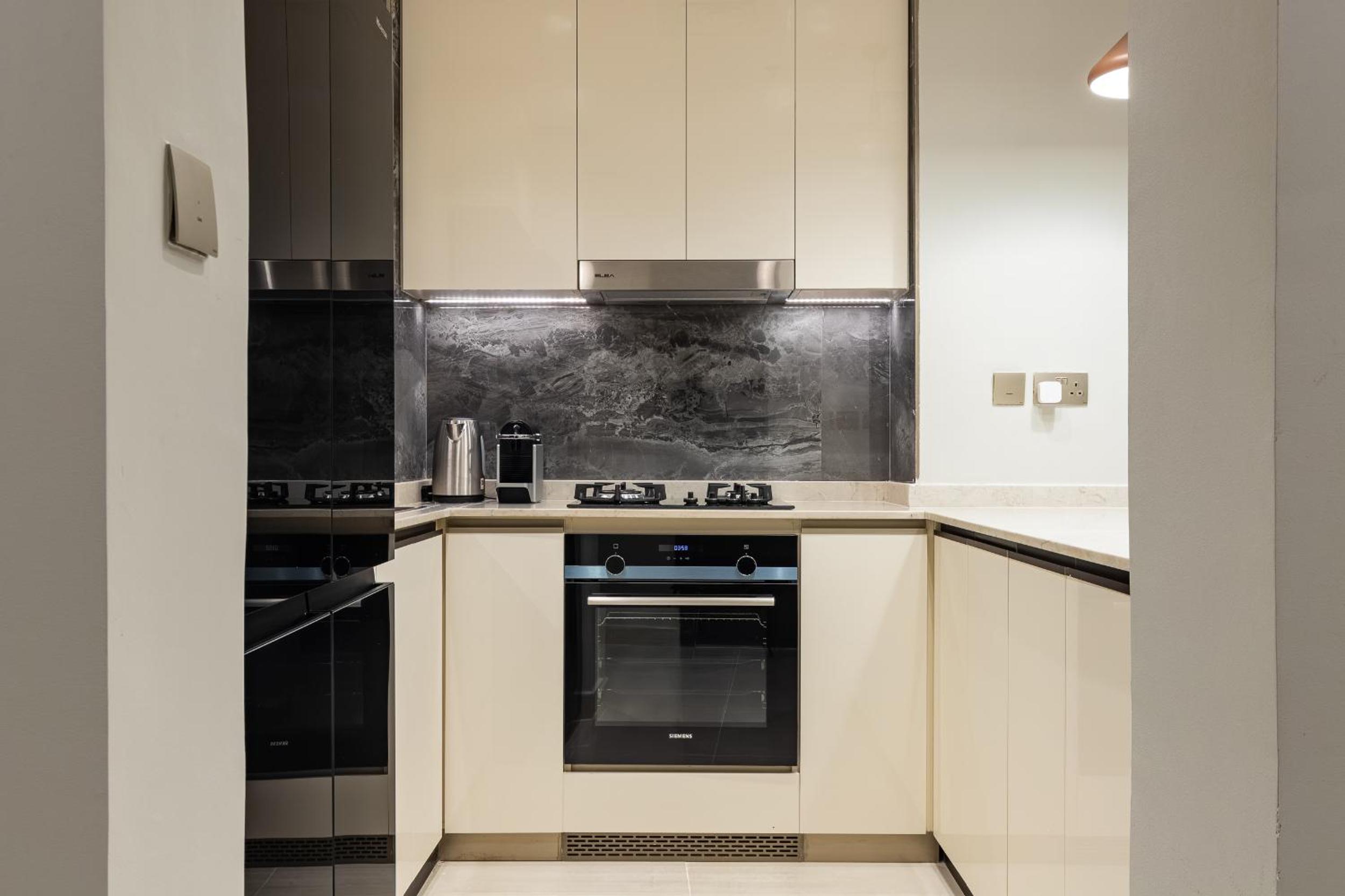 SIMPLY COMFORT Apartments at Nobles Tower Luxury Burj View