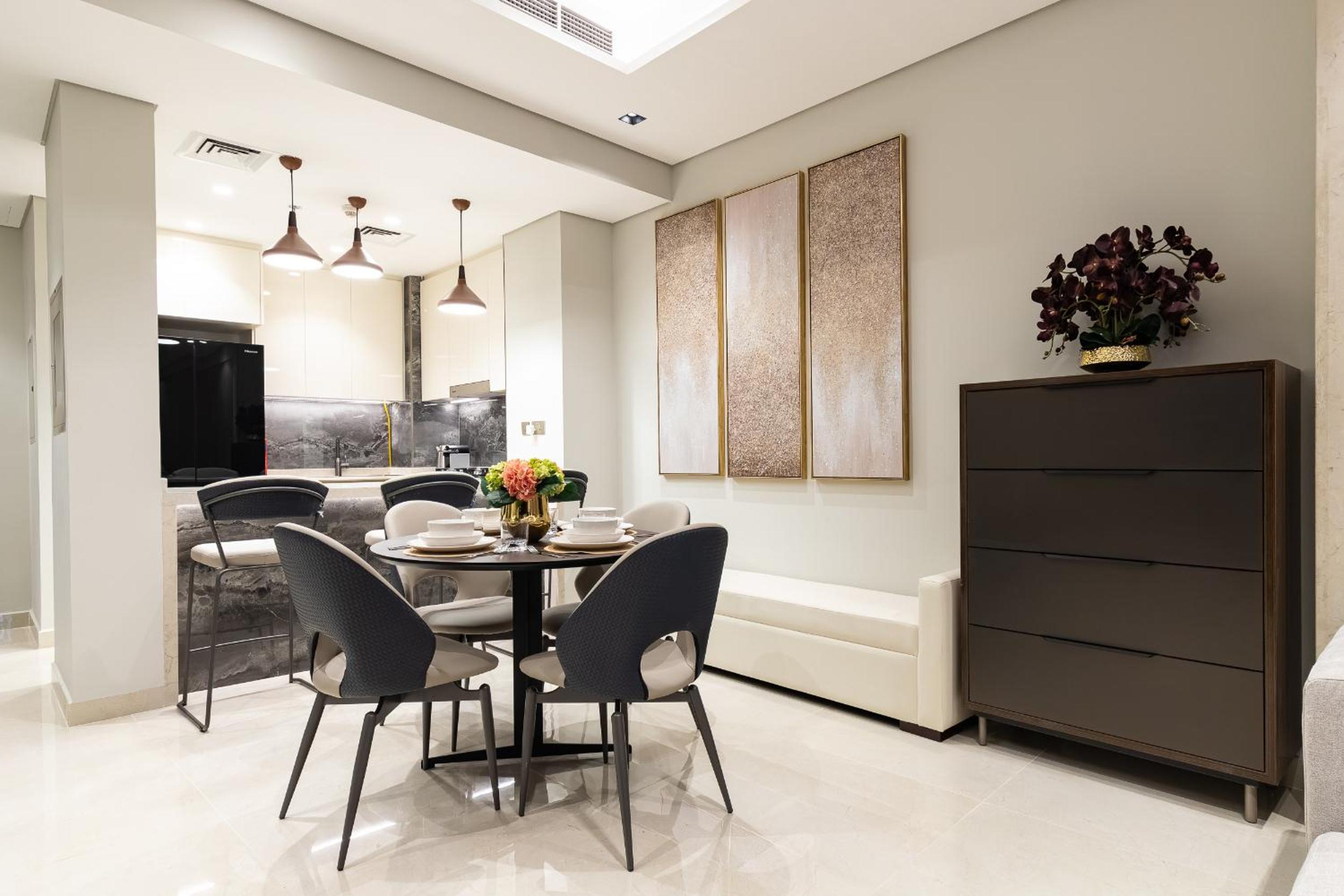 SIMPLY COMFORT Apartments at Nobles Tower Luxury Burj View