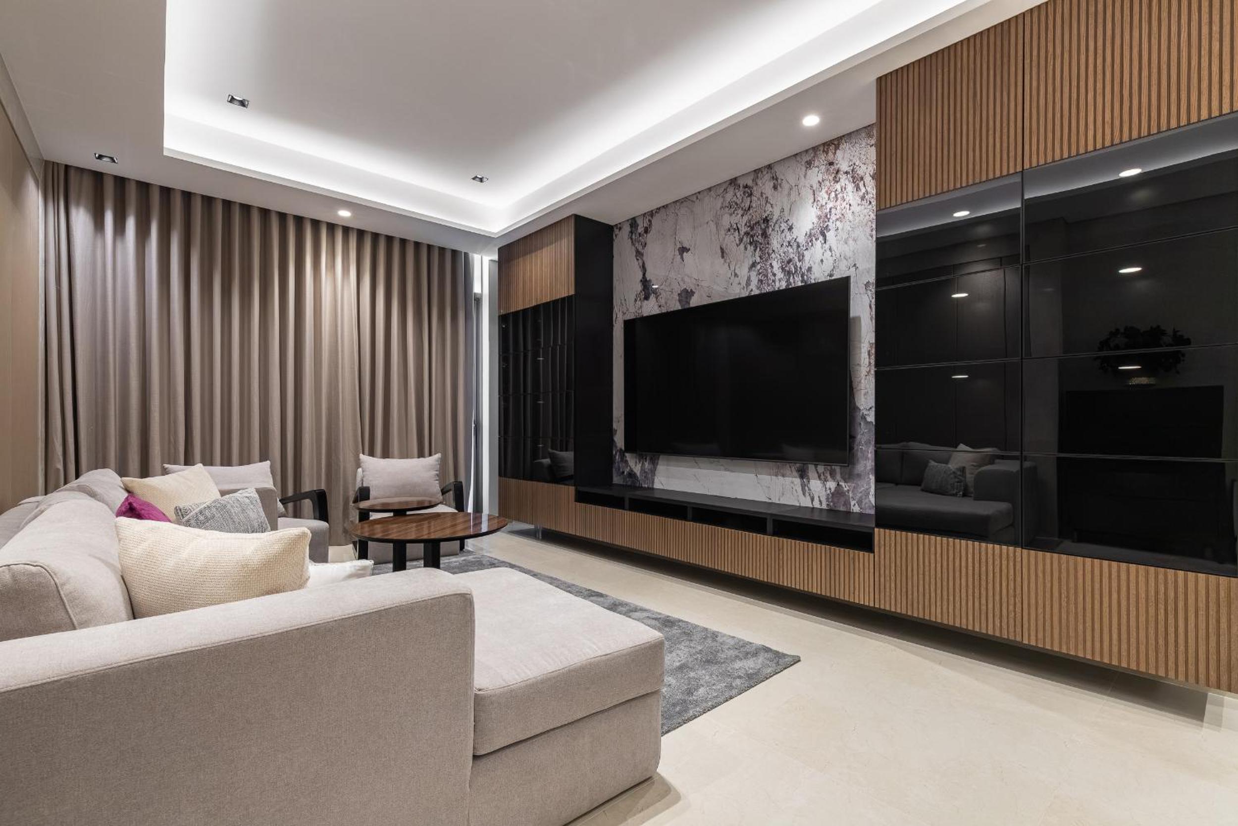 SIMPLY COMFORT Apartments at Nobles Tower Luxury Burj View