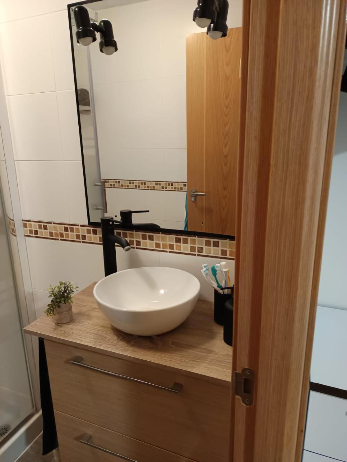 Apartamento nuevo con parking y piscina gratis