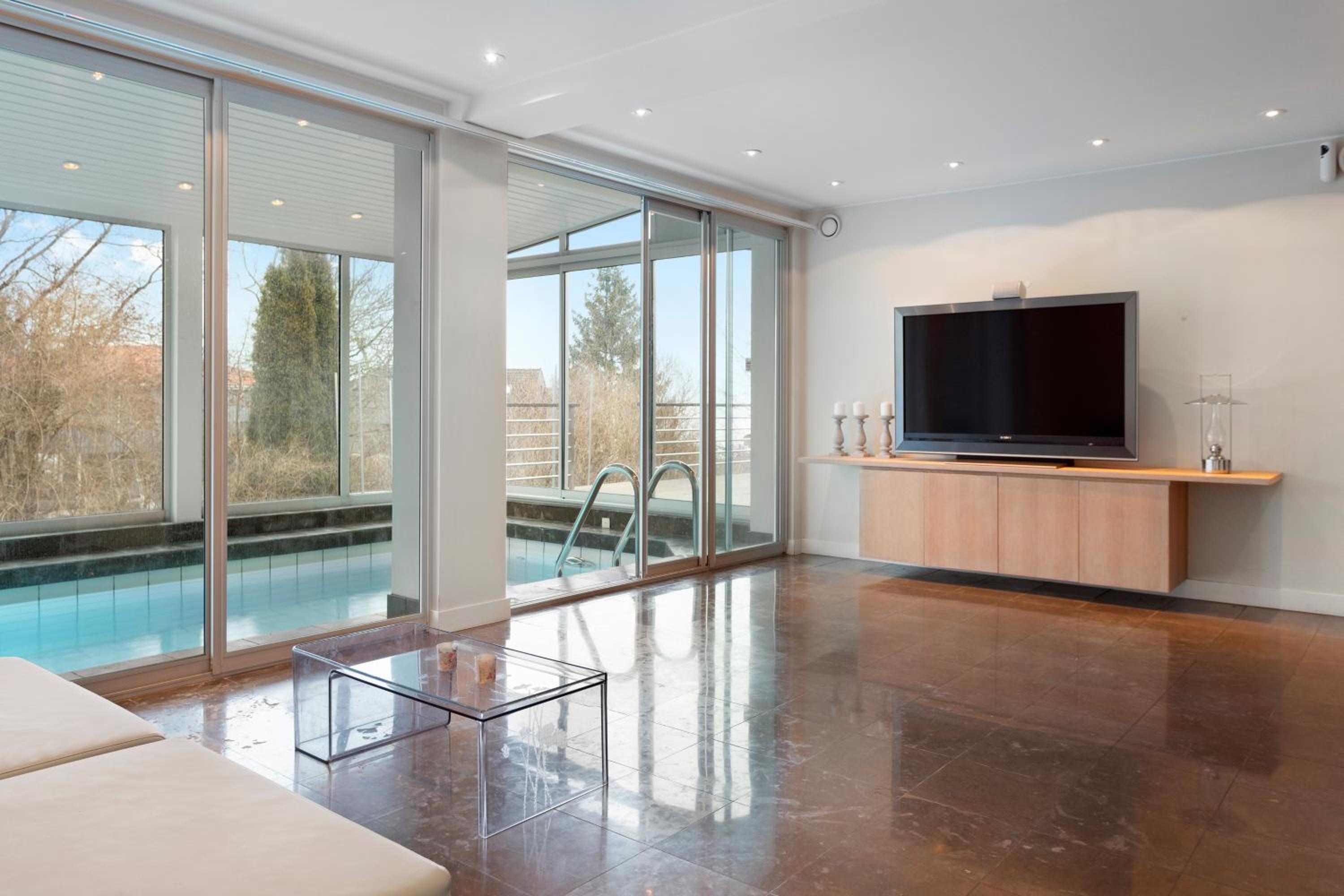 Spectacular Villa - Pool, Sauna & Magical Lake View