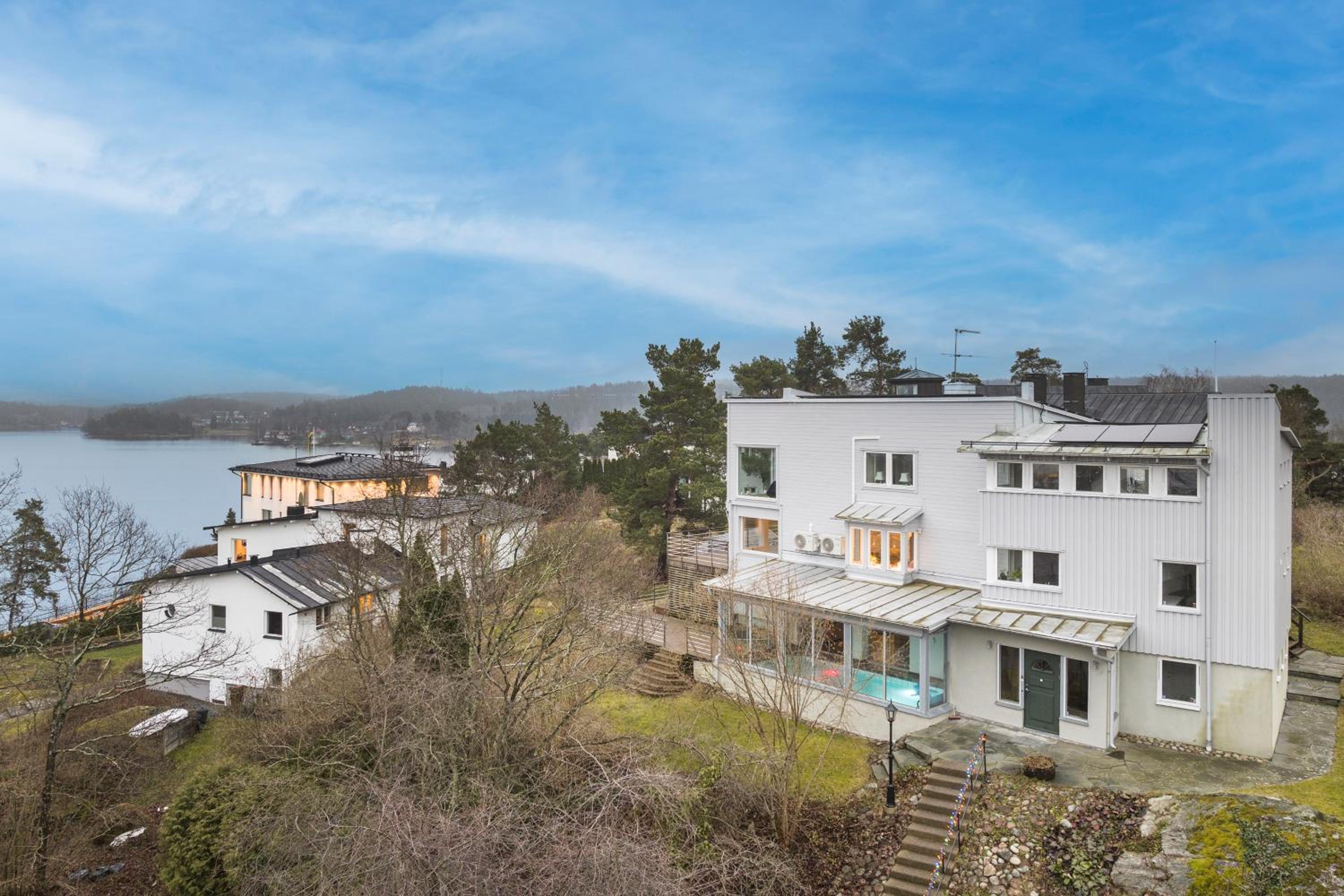 Spectacular Villa - Pool, Sauna & Magical Lake View