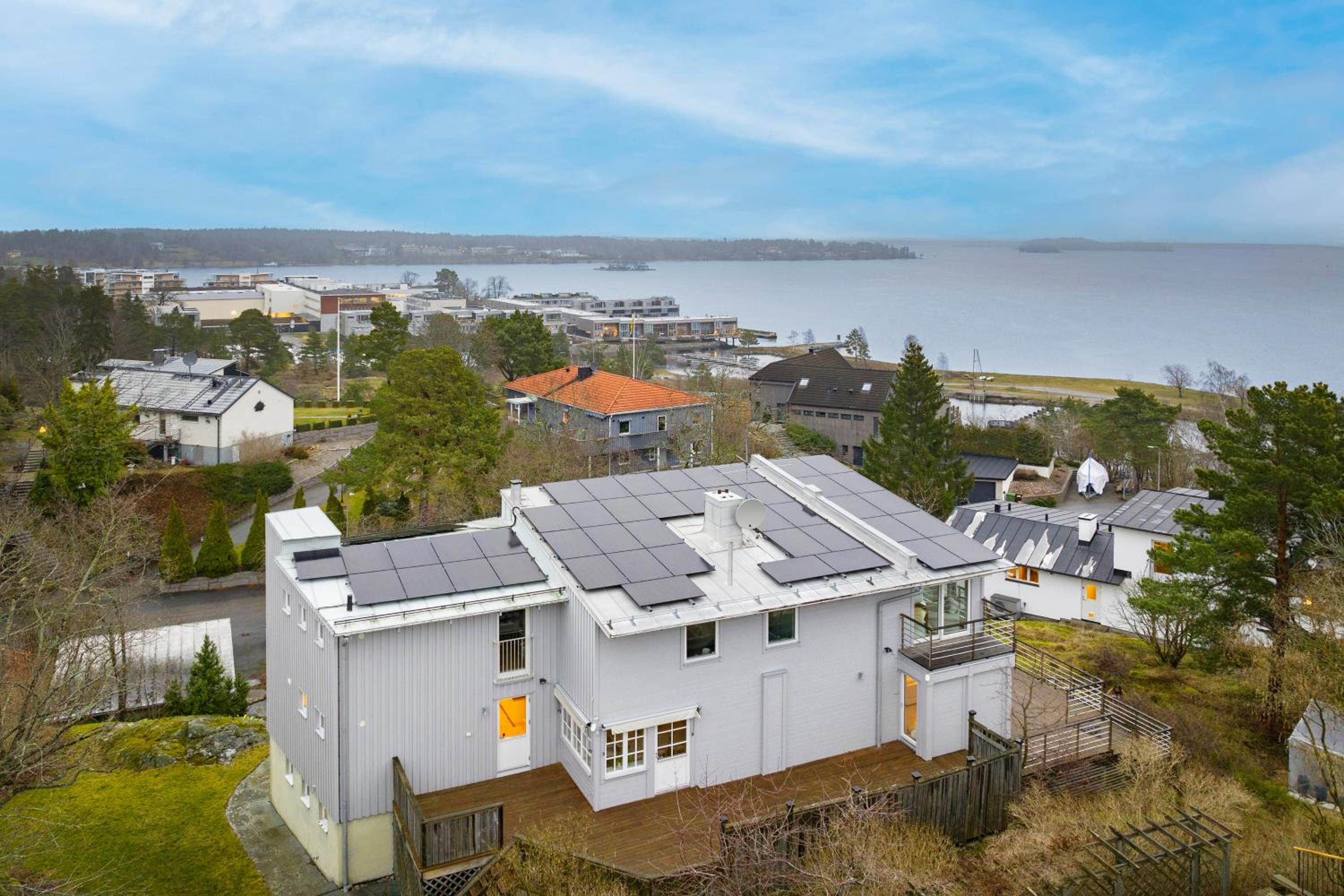 Spectacular Villa - Pool, Sauna & Magical Lake View