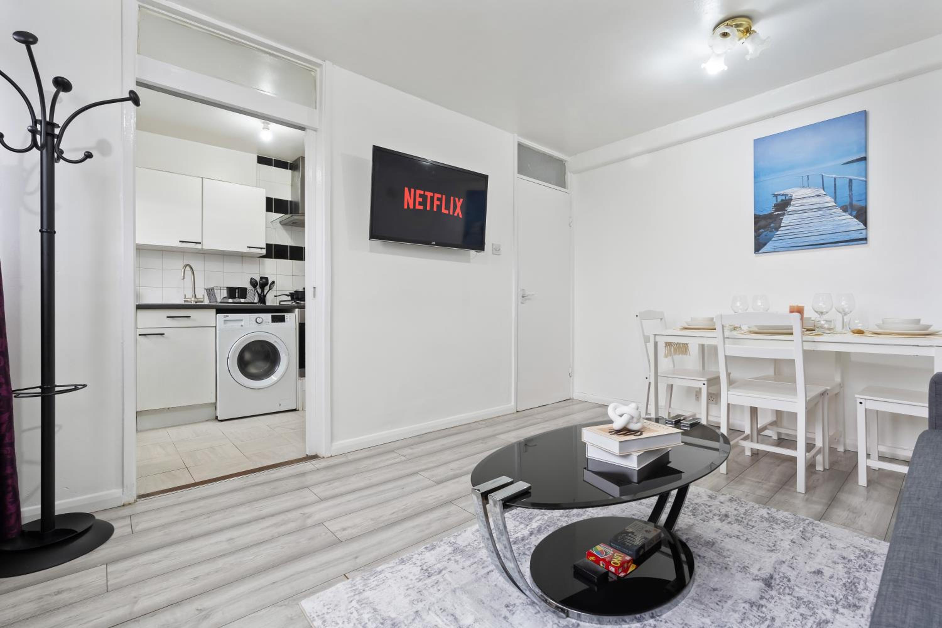 Modern 1-Bedroom Stockwell Apartment 15 mins to Central London - Perfect Base for Exploring London