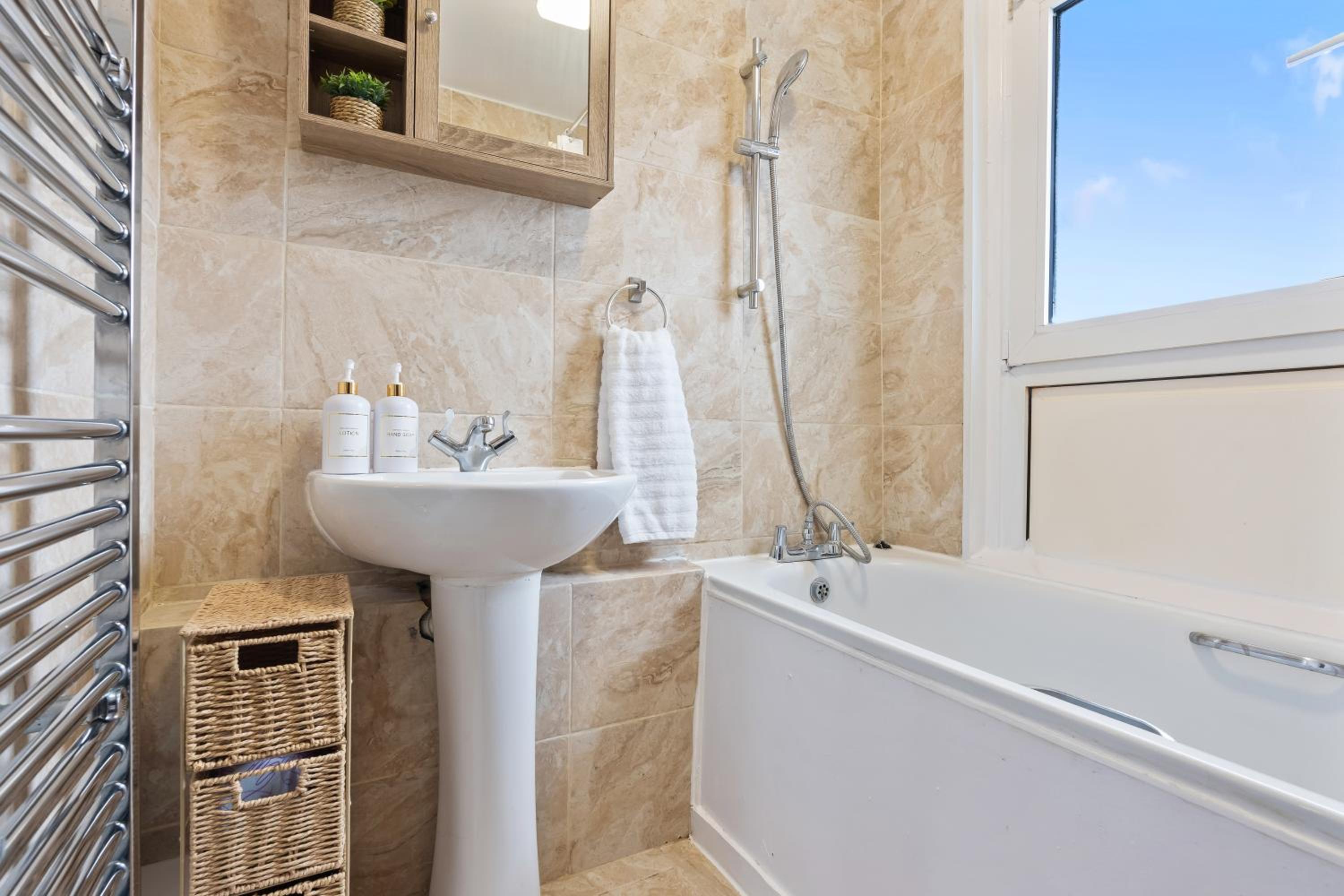 Modern 1-Bedroom Stockwell Apartment 15 mins to Central London - Perfect Base for Exploring London