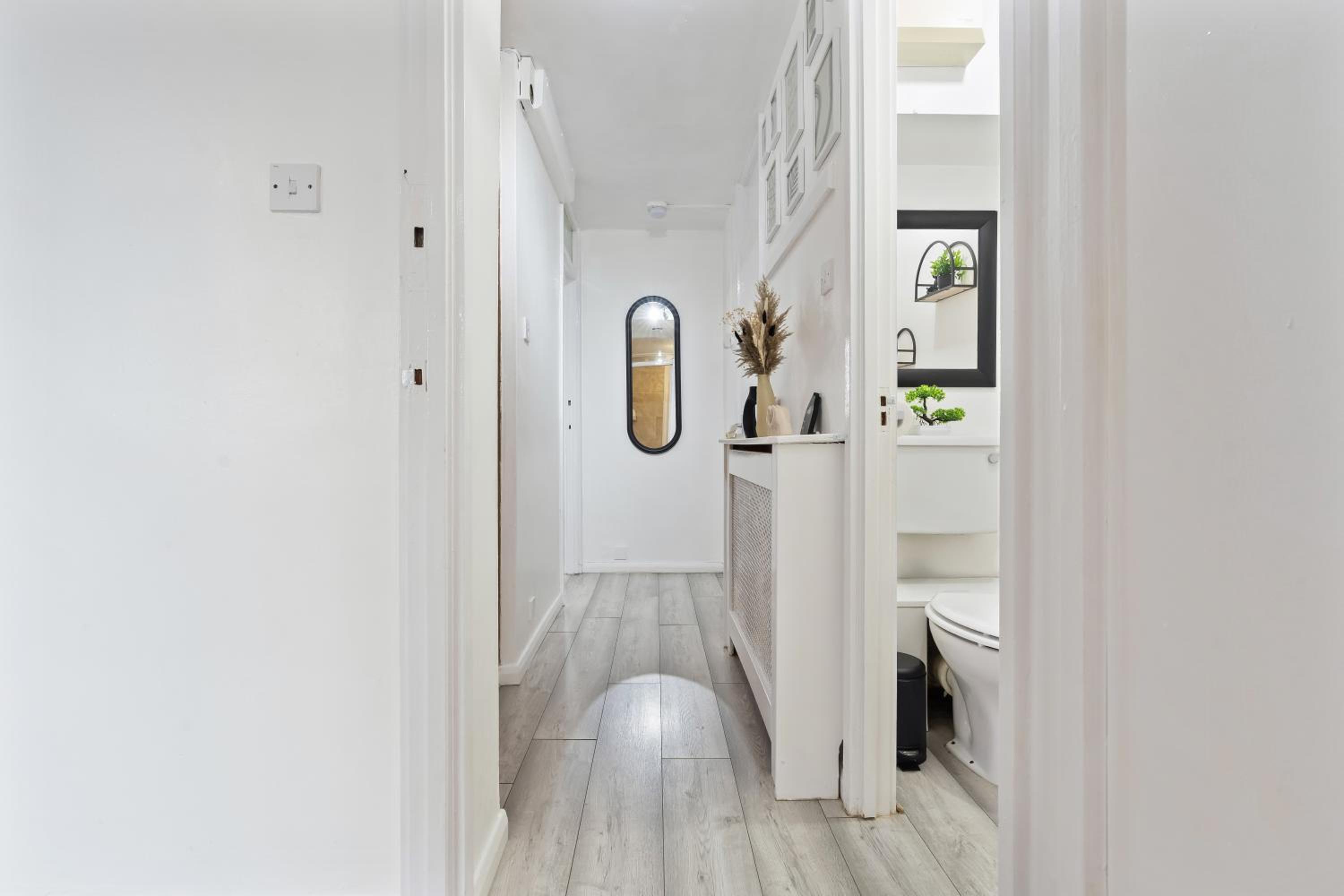 Modern 1-Bedroom Stockwell Apartment 15 mins to Central London - Perfect Base for Exploring London