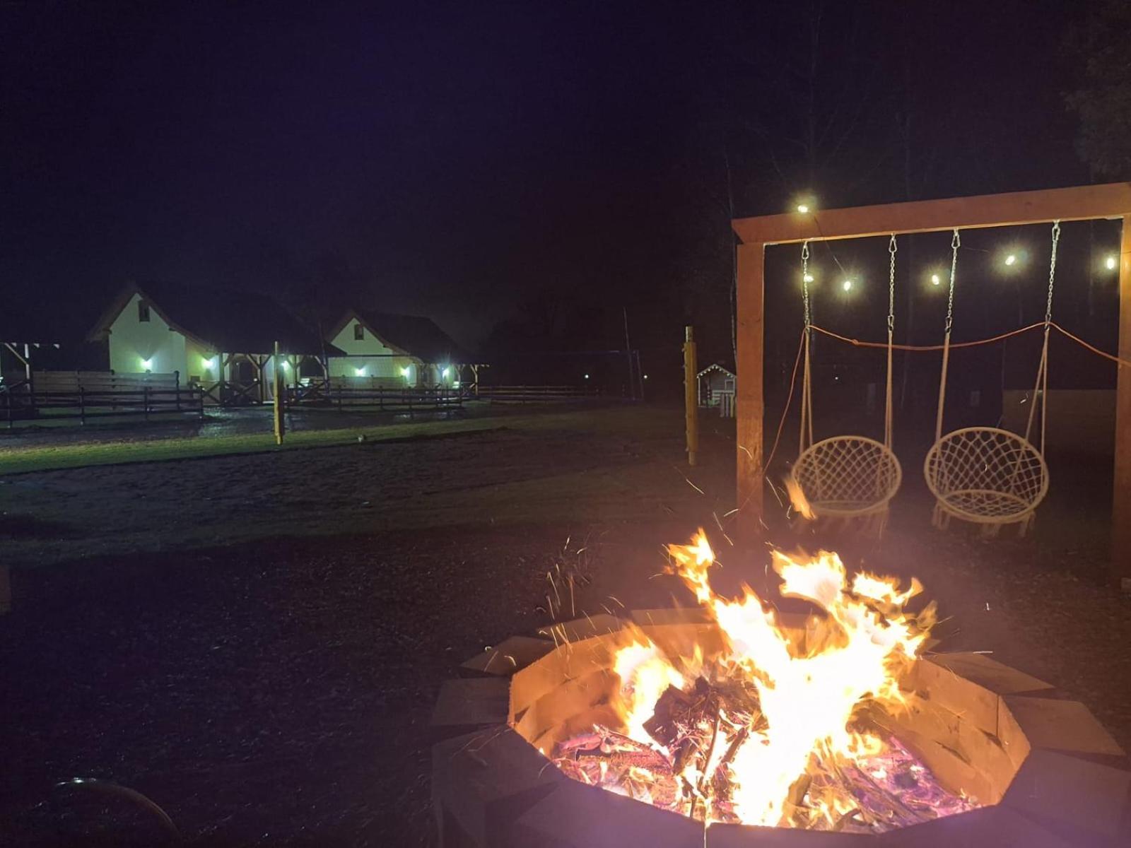 Ostoja Lemany - domki na Kaszubach, sauna, balia-jacuzzi, plac zabaw, tyrolka , dwa boiska, miejsce na ognisko, grill gazowy