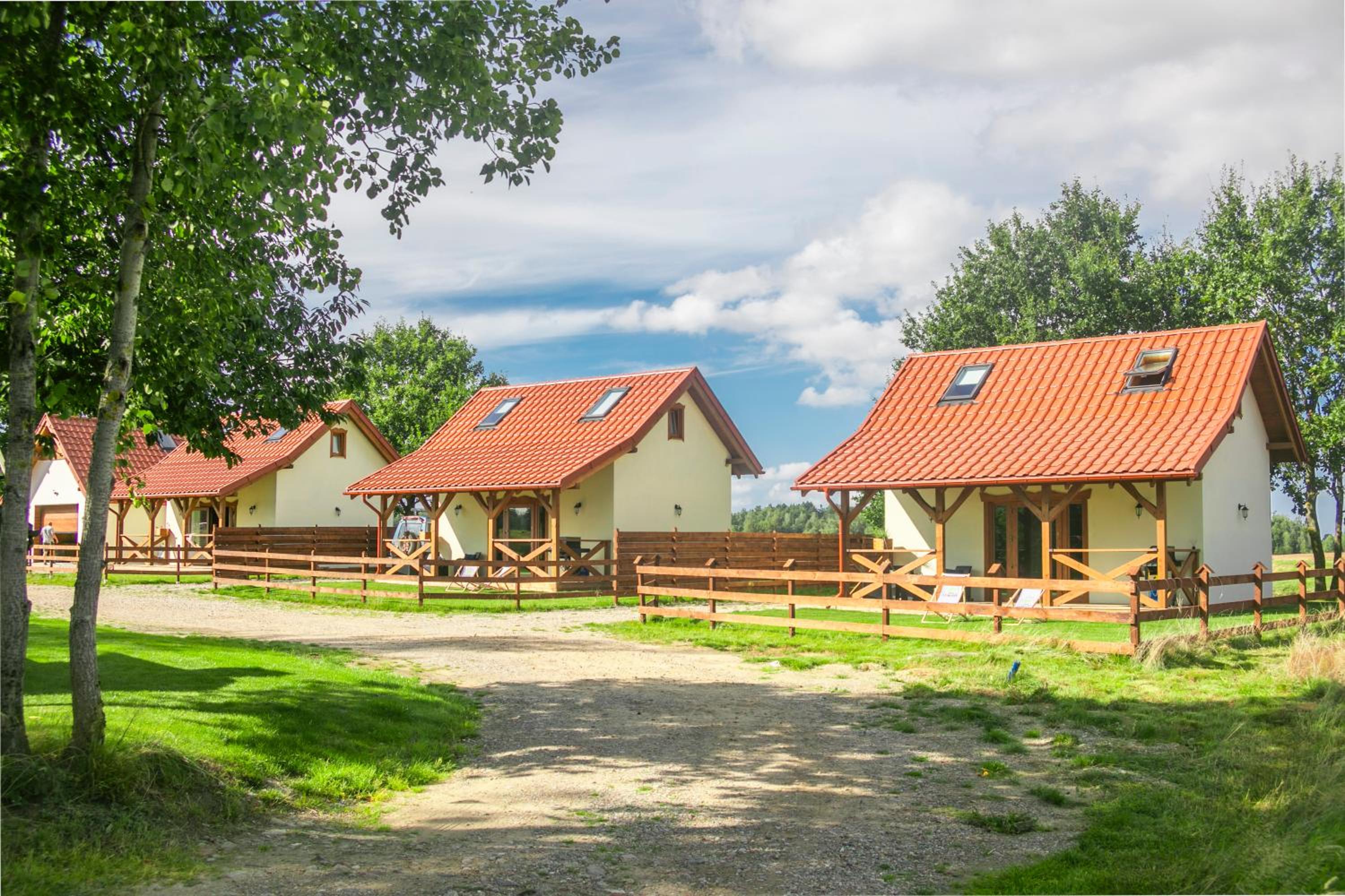 Ostoja Lemany - domki na Kaszubach, sauna, balia-jacuzzi, plac zabaw, tyrolka , dwa boiska, miejsce na ognisko, grill gazowy