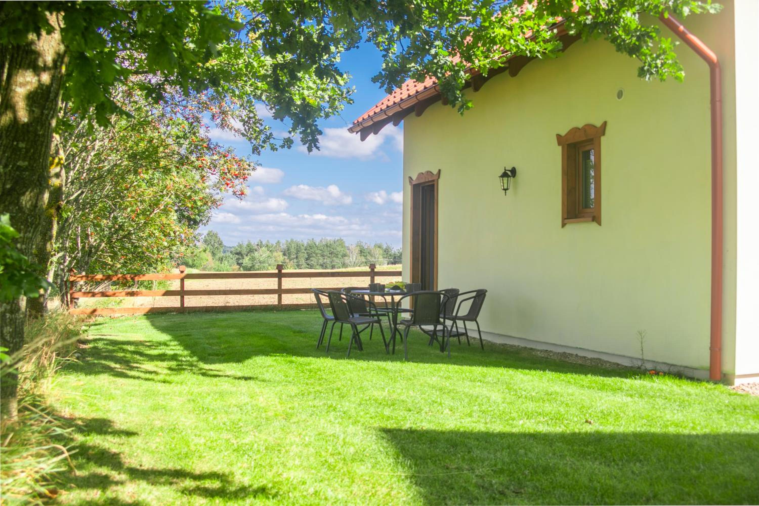 Ostoja Lemany - domki na Kaszubach, sauna, balia-jacuzzi, plac zabaw, tyrolka , dwa boiska, miejsce na ognisko, grill gazowy