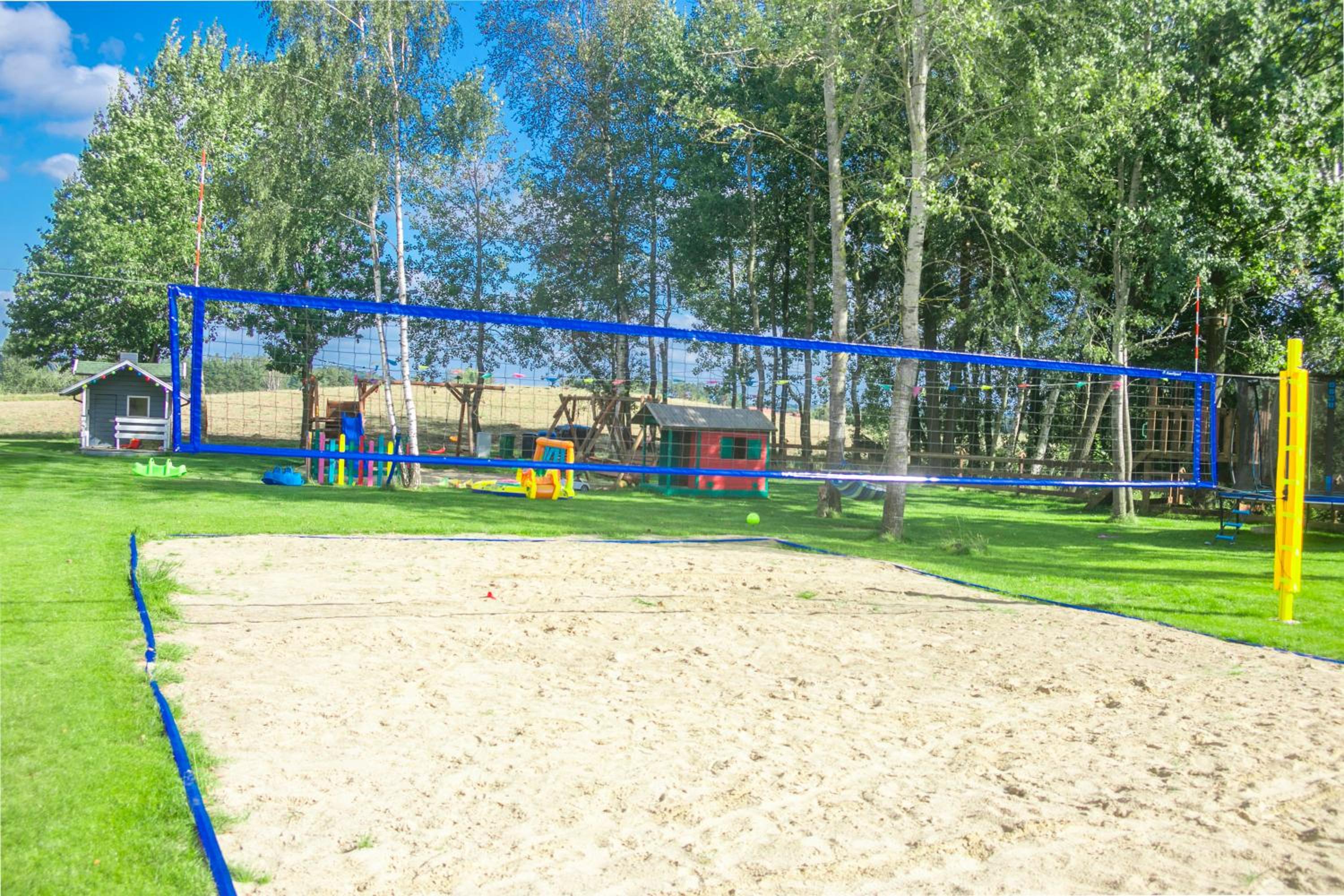 Ostoja Lemany - domki na Kaszubach, sauna, balia-jacuzzi, plac zabaw, tyrolka , dwa boiska, miejsce na ognisko, grill gazowy
