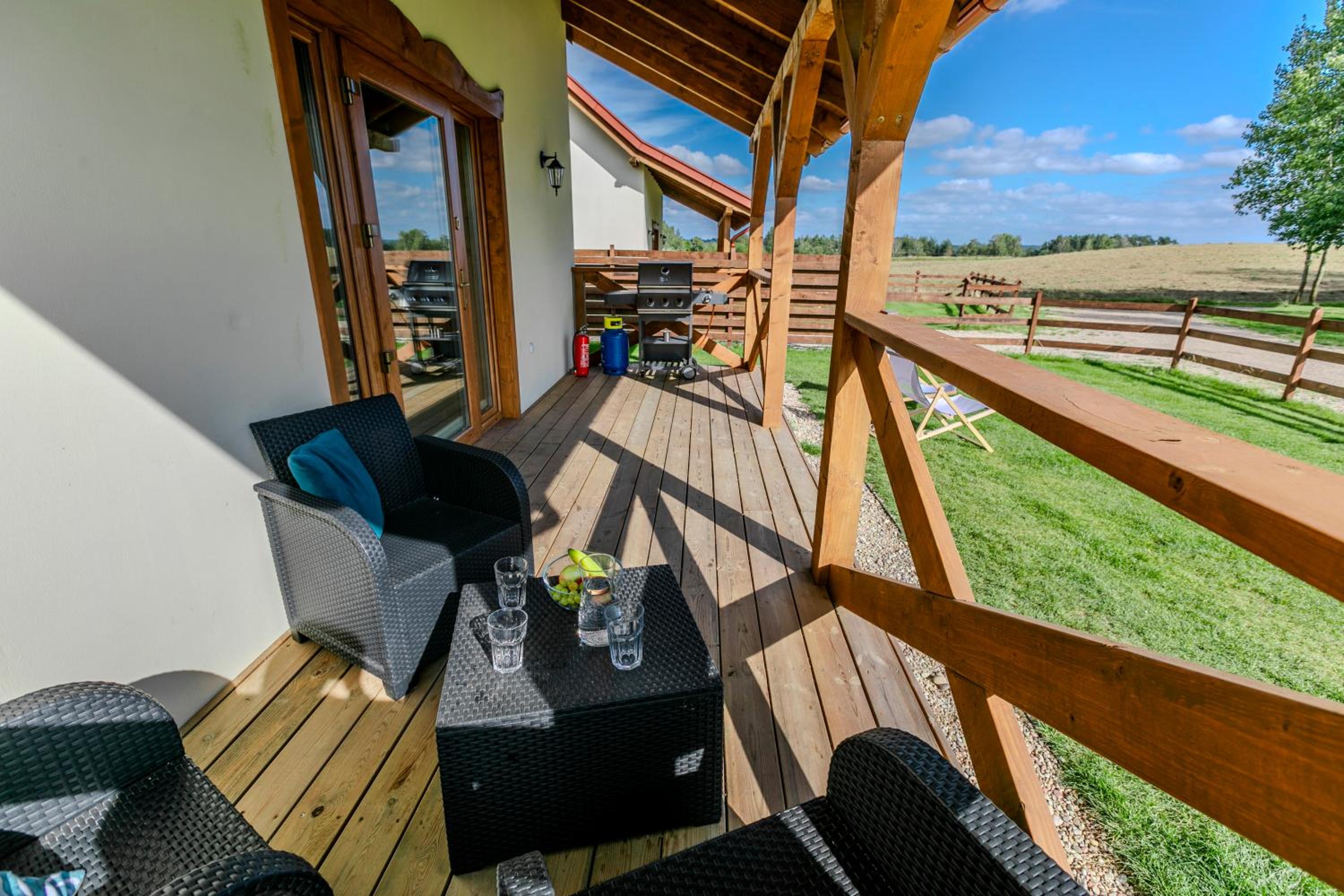 Ostoja Lemany - domki na Kaszubach, sauna, balia-jacuzzi, plac zabaw, tyrolka , dwa boiska, miejsce na ognisko, grill gazowy