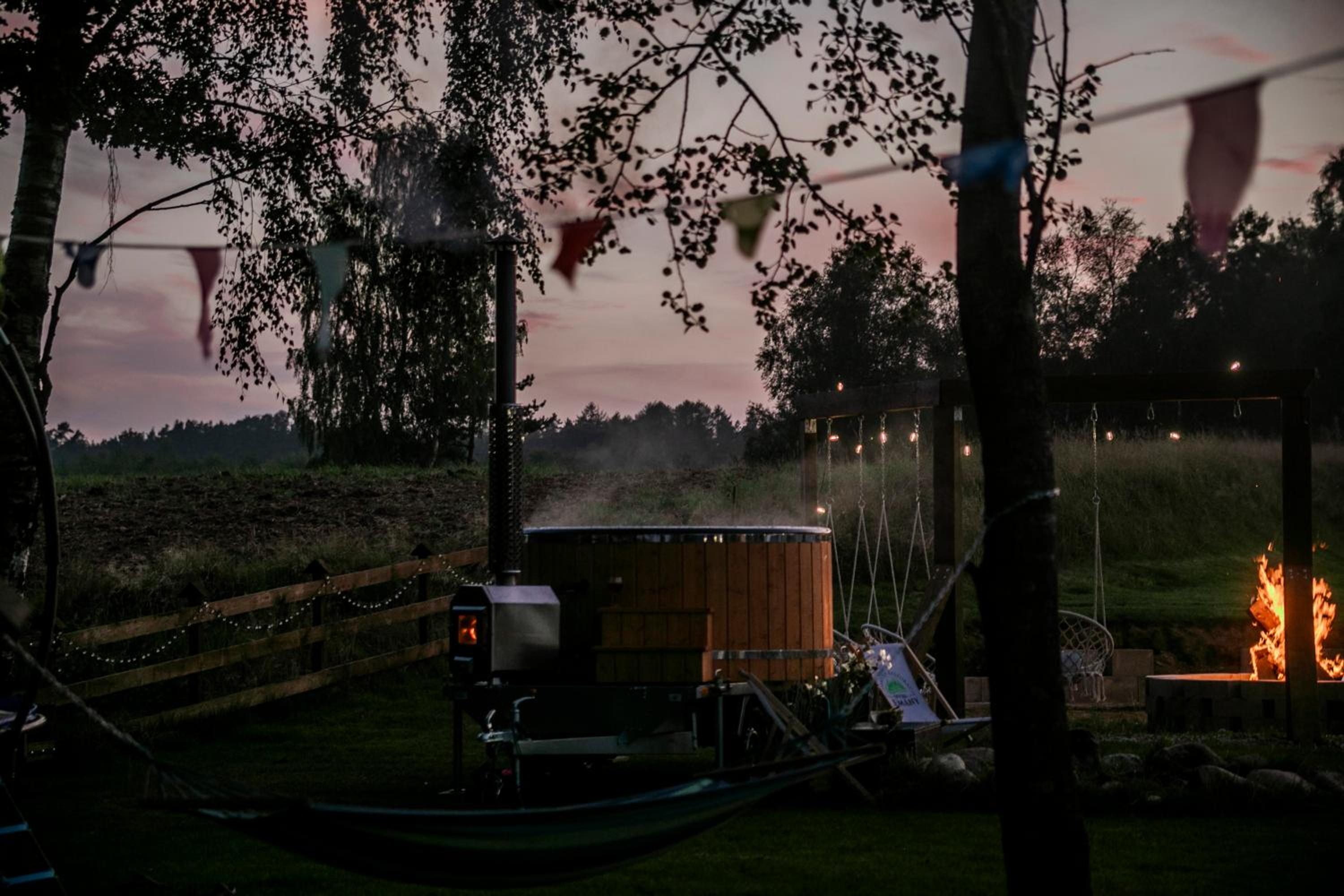 Ostoja Lemany - domki na Kaszubach, sauna, balia-jacuzzi, plac zabaw, tyrolka , dwa boiska, miejsce na ognisko, grill gazowy