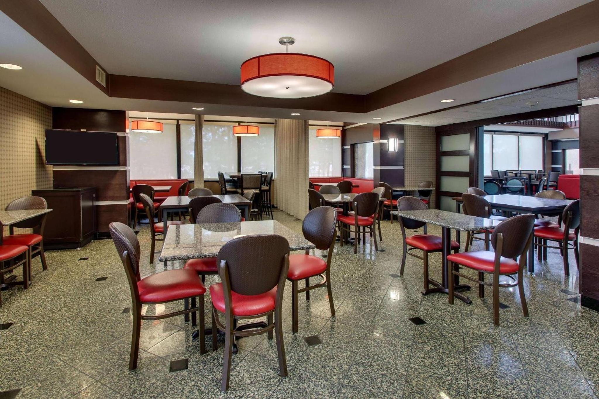 Heritage Inn Suites Houston Sugar Land, Trademark by Wyndham