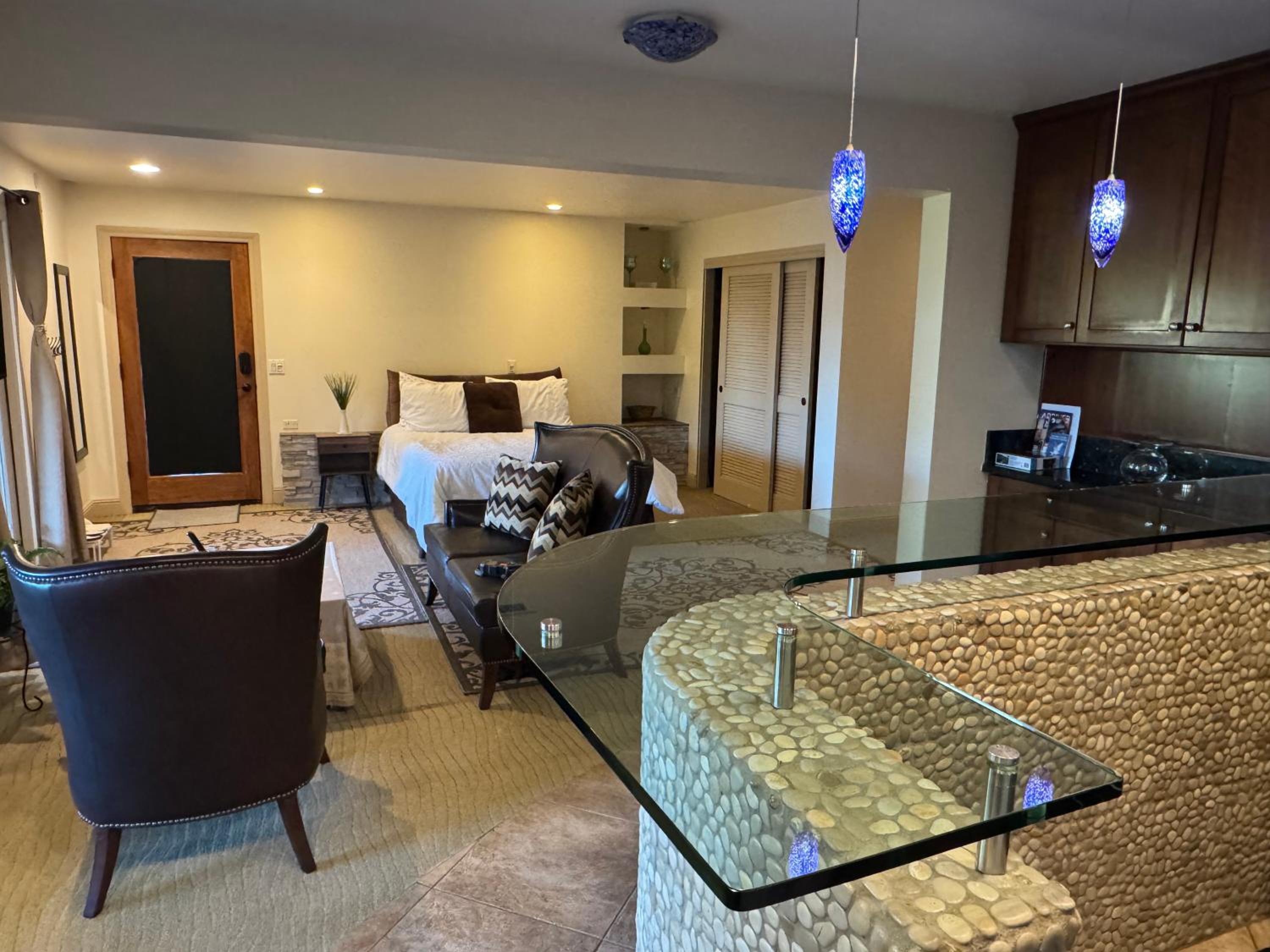 Guesthouse in Coastal Del Mar, California