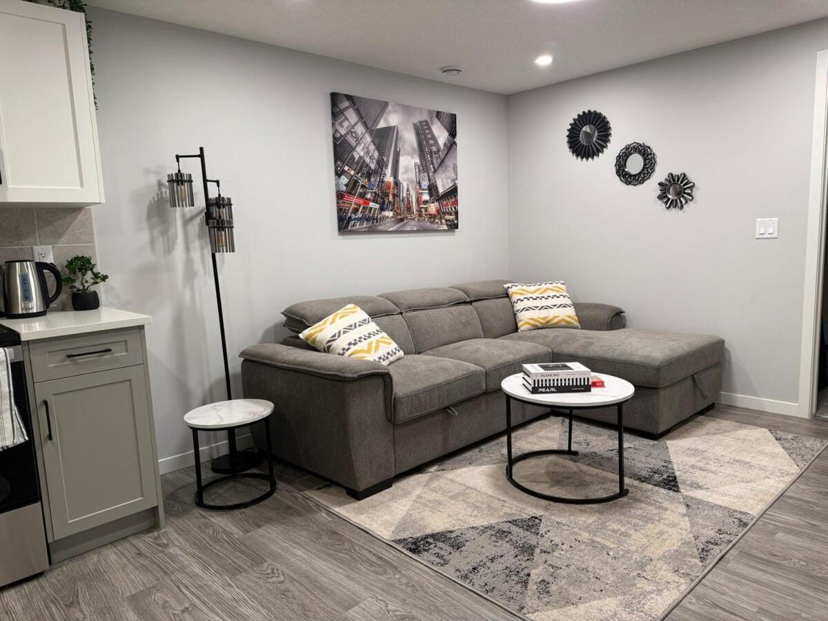 Relax, Recharge, Repeat 2Bedroom Walkout Haven
