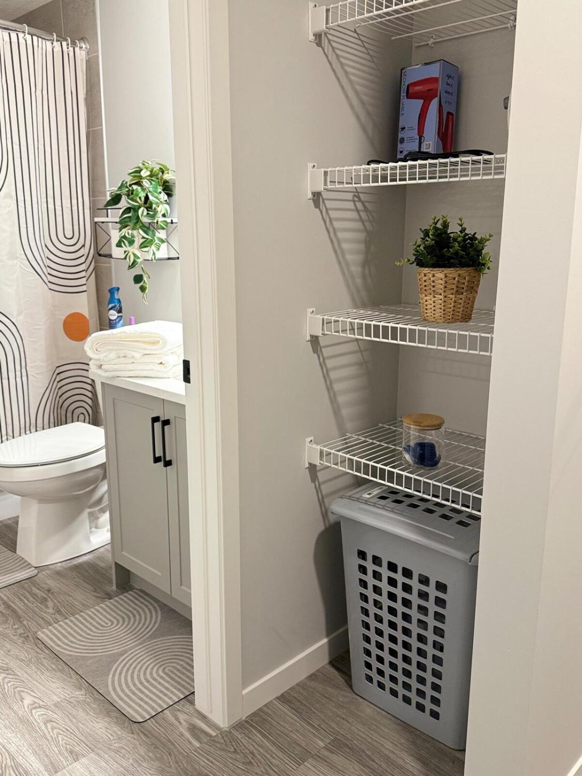 Relax, Recharge, Repeat 2Bedroom Walkout Haven