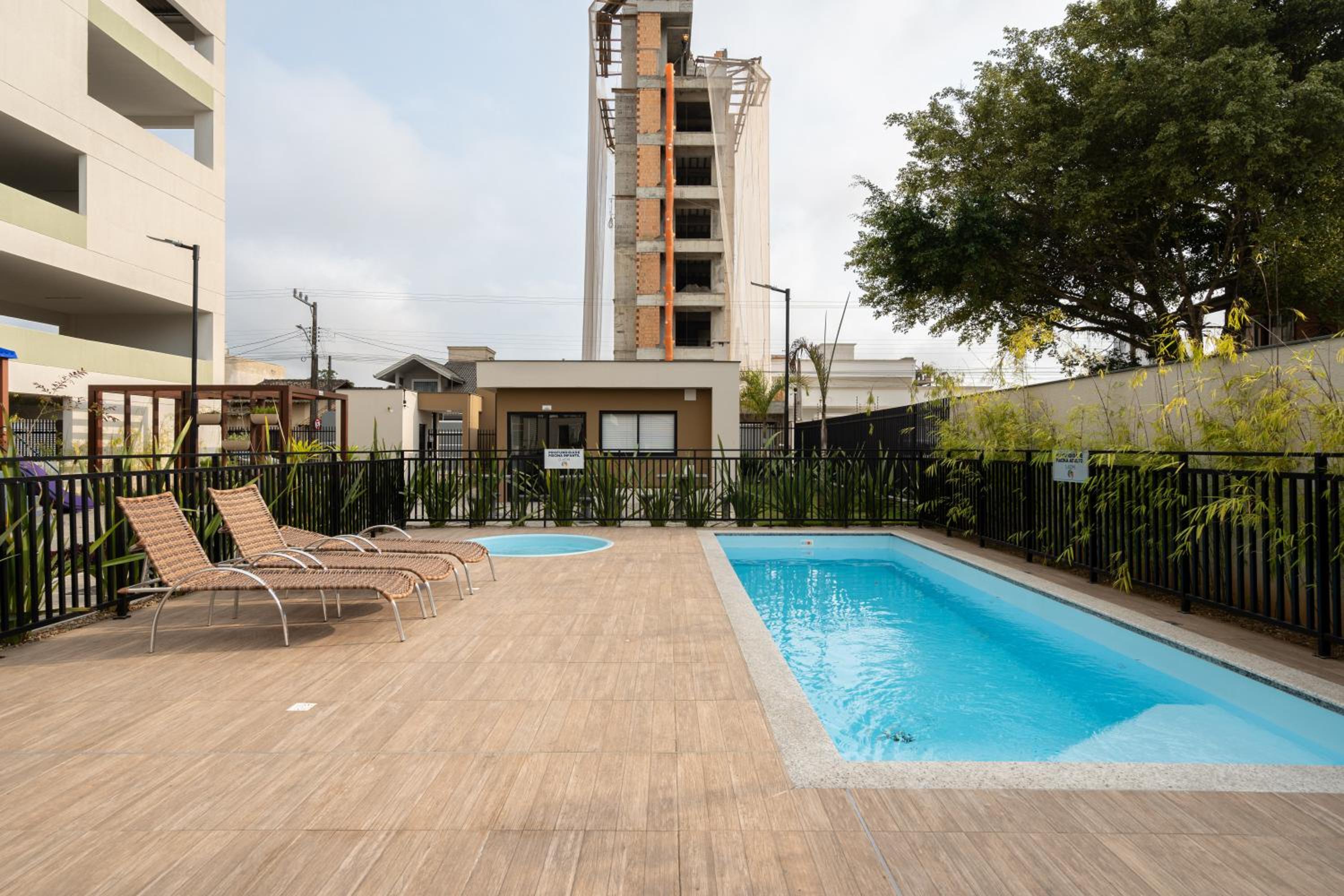 Aptos com 2 Quartos Piscina Churrasqueira Wi-Fi Ar Condicionado Vaga de Garagem a 500m Praia Ideal para Famílias ou Amigos Reserve Agora