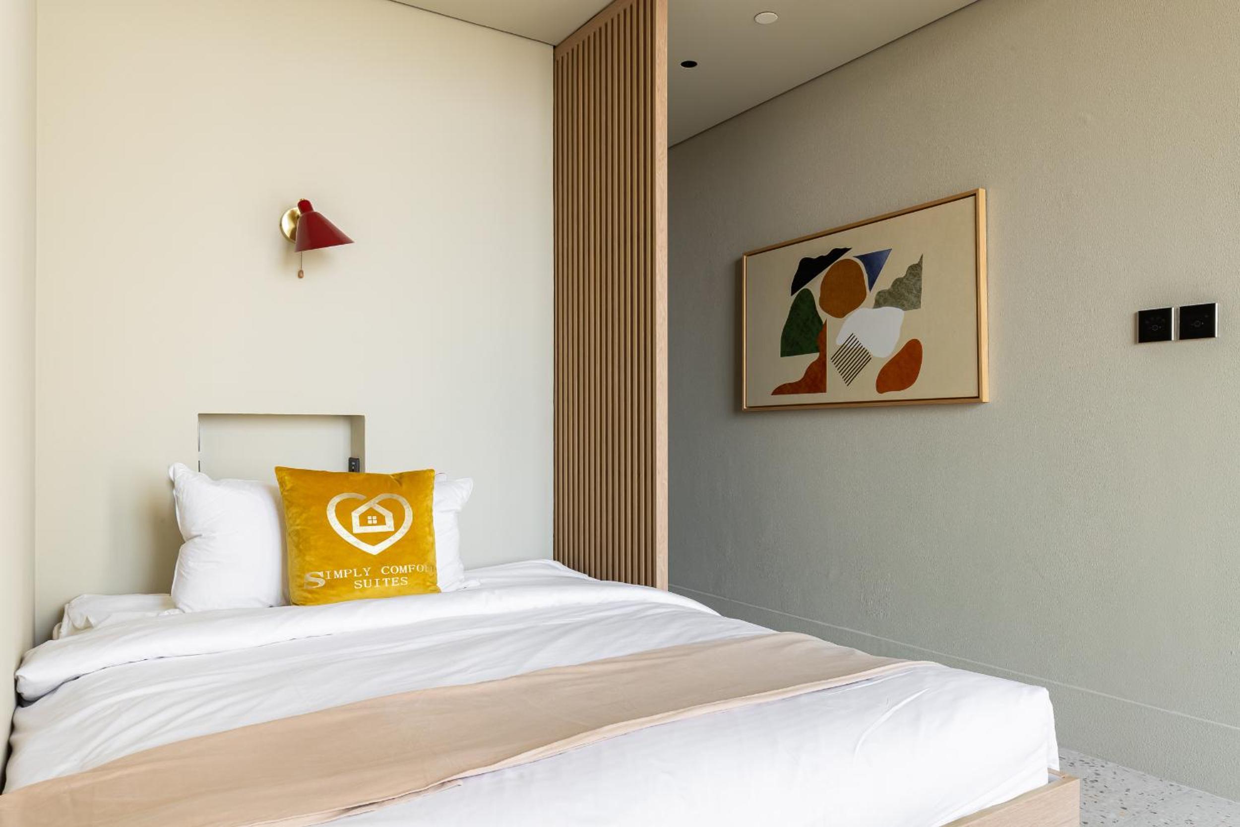 Simply Comfort Vacation Homes Rental Upside Living Business Bay Stunning Panoramic Burj Cityline Views