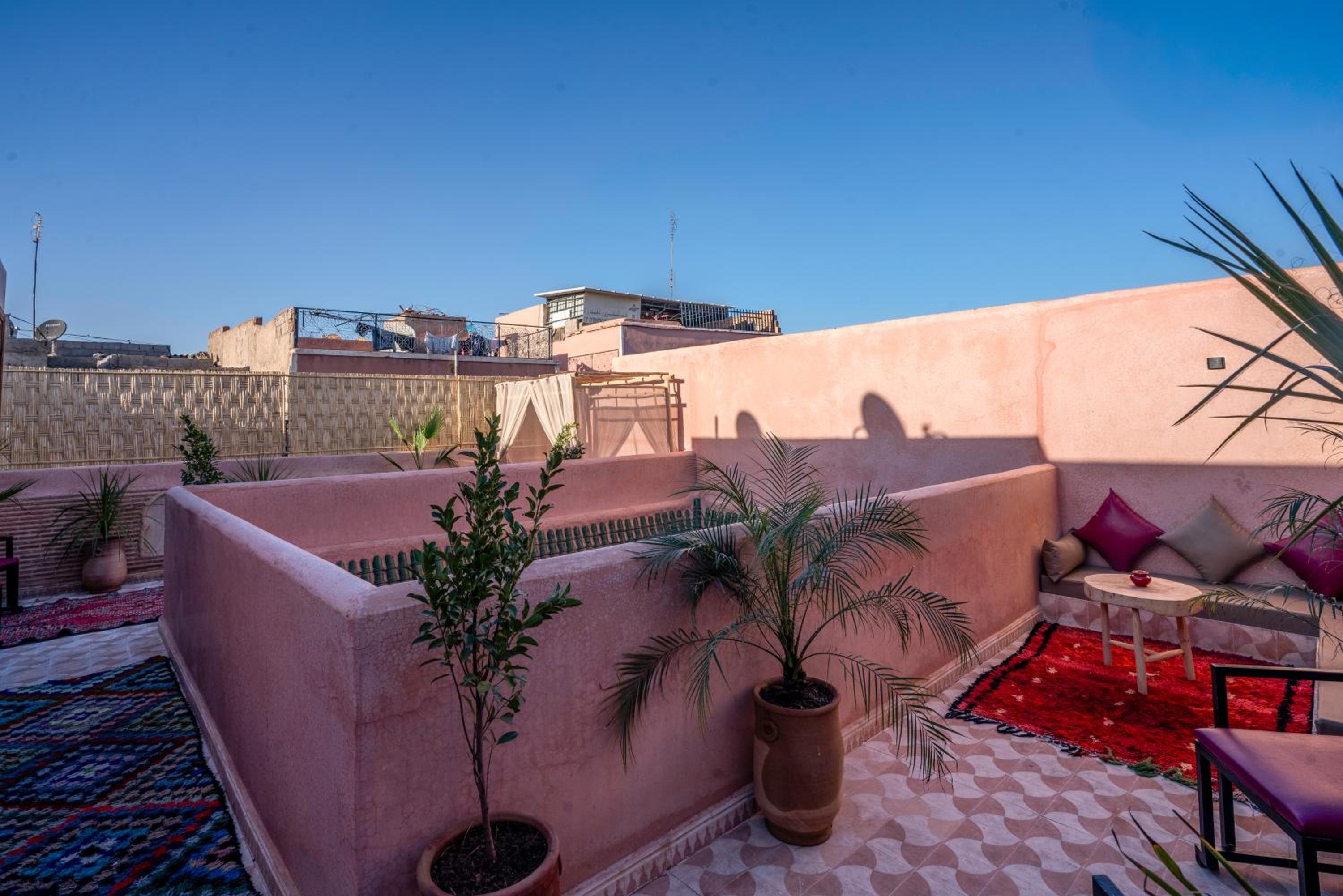 Riad Le Graff Pink group