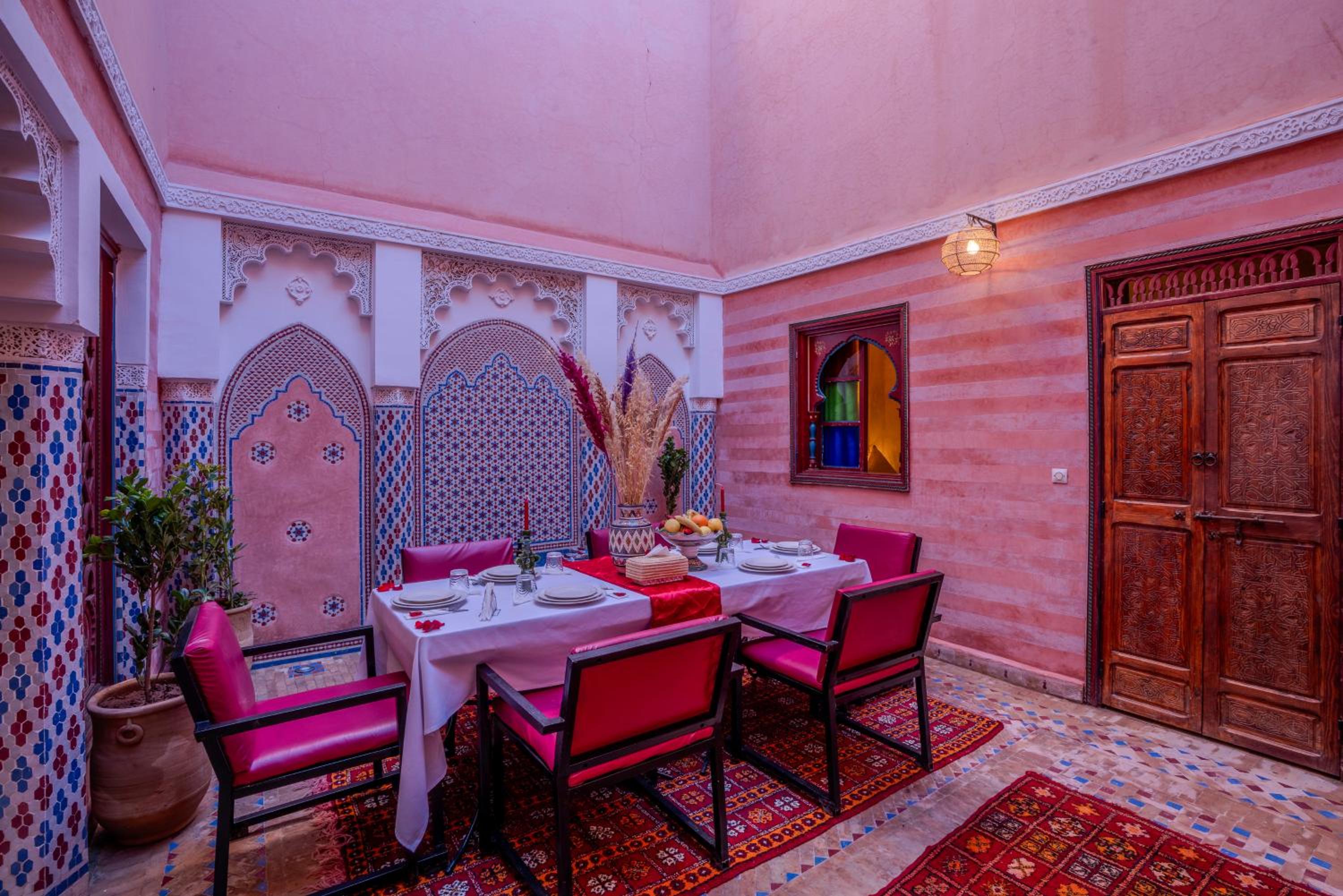 Riad Le Graff Pink group