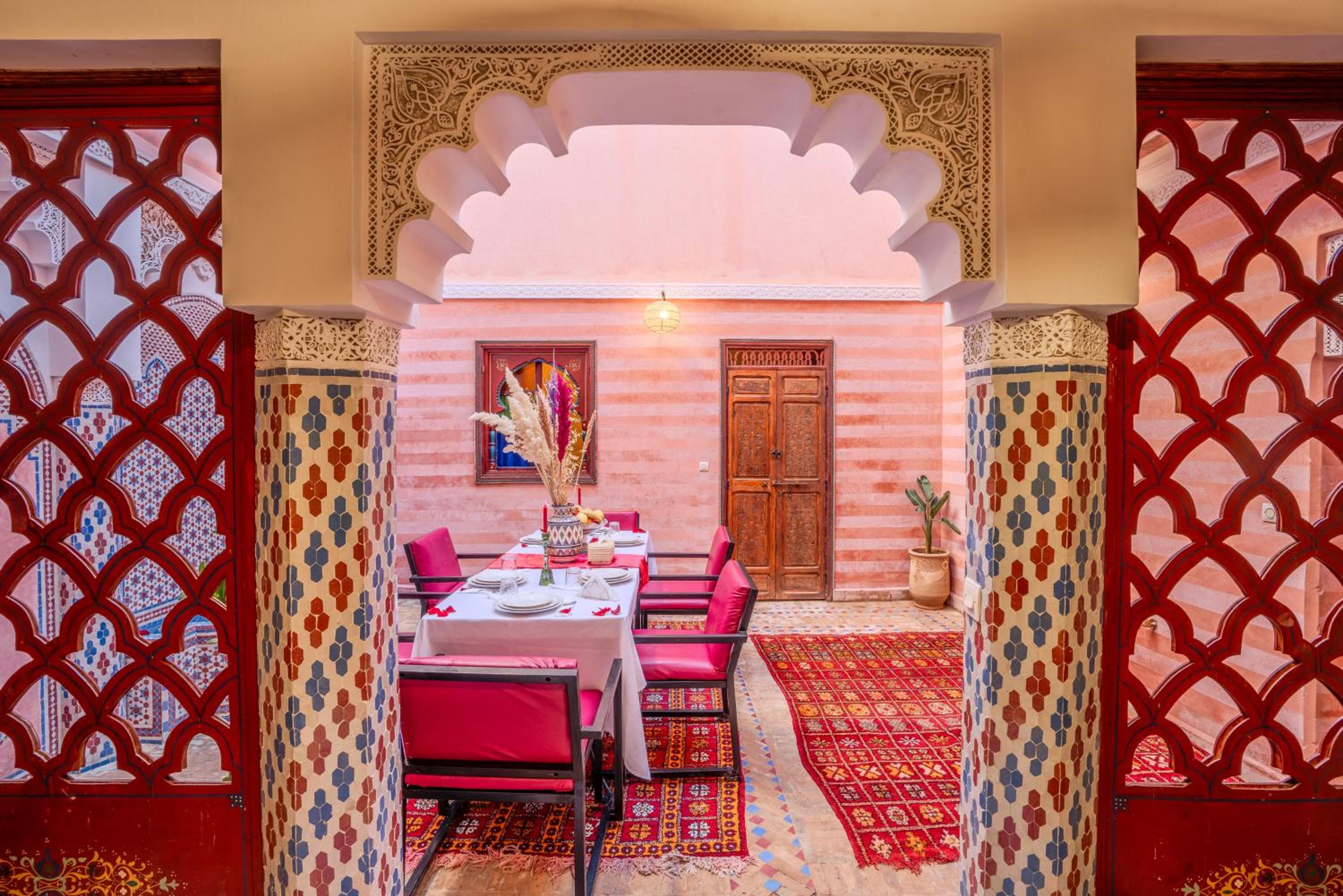 Riad Le Graff Pink group