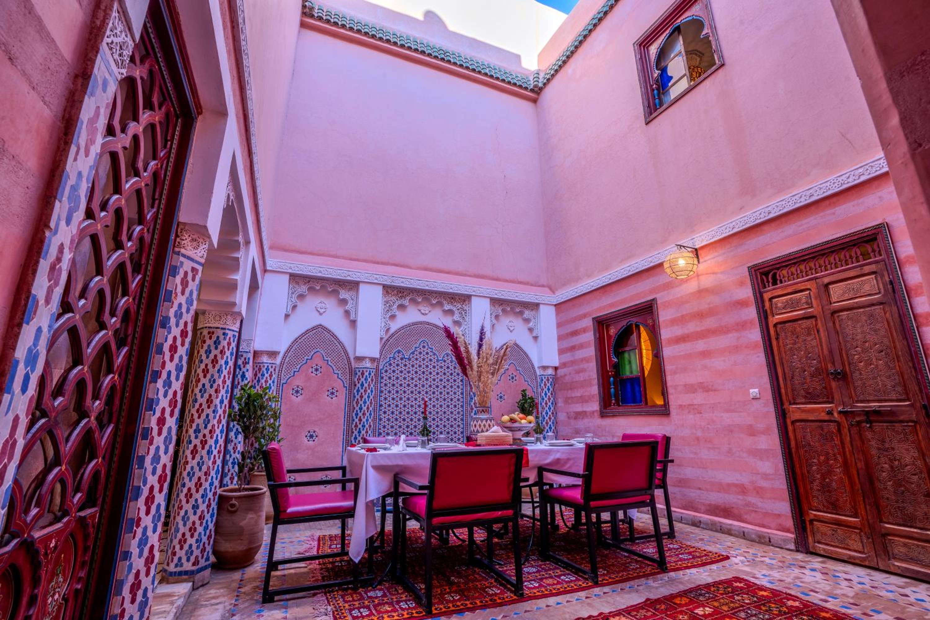 Riad Le Graff Pink group