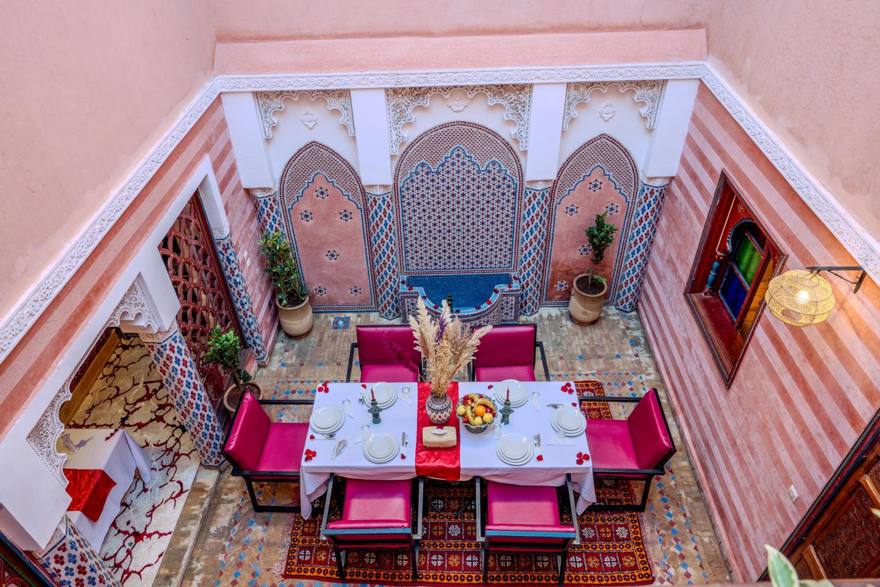 Riad Le Graff Pink group