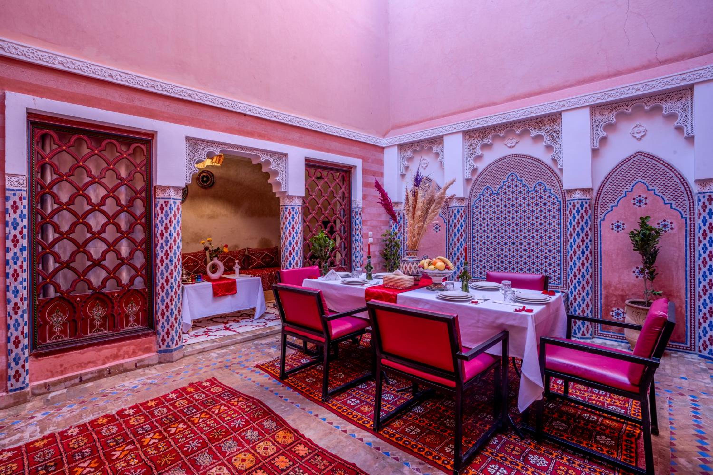 Riad Le Graff Pink group