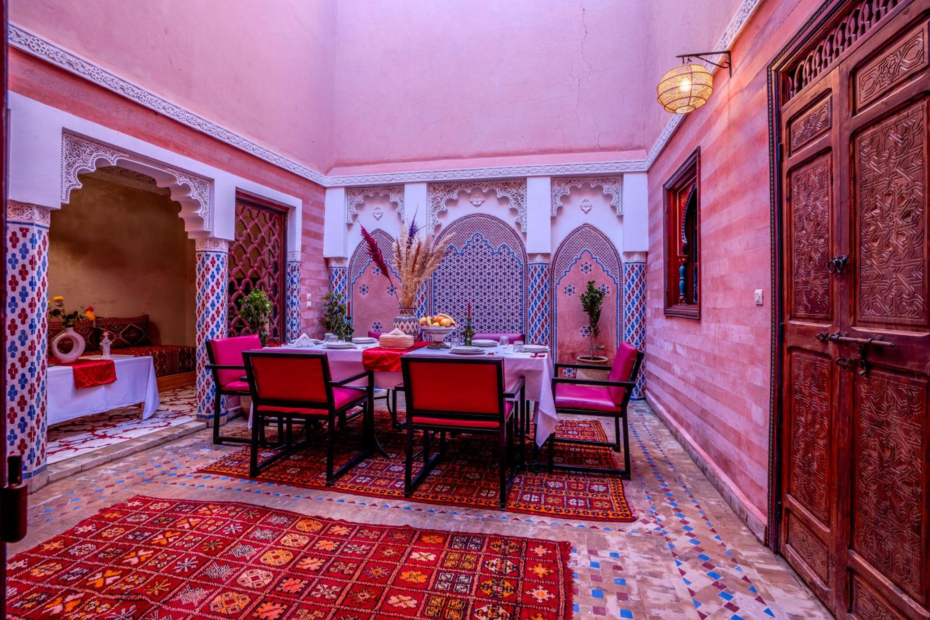 Riad Le Graff Pink group