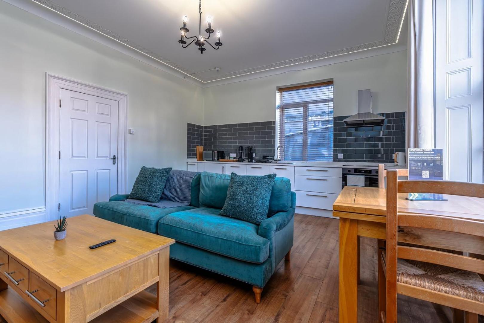 Designer Flat with City Views and Full Kitchen