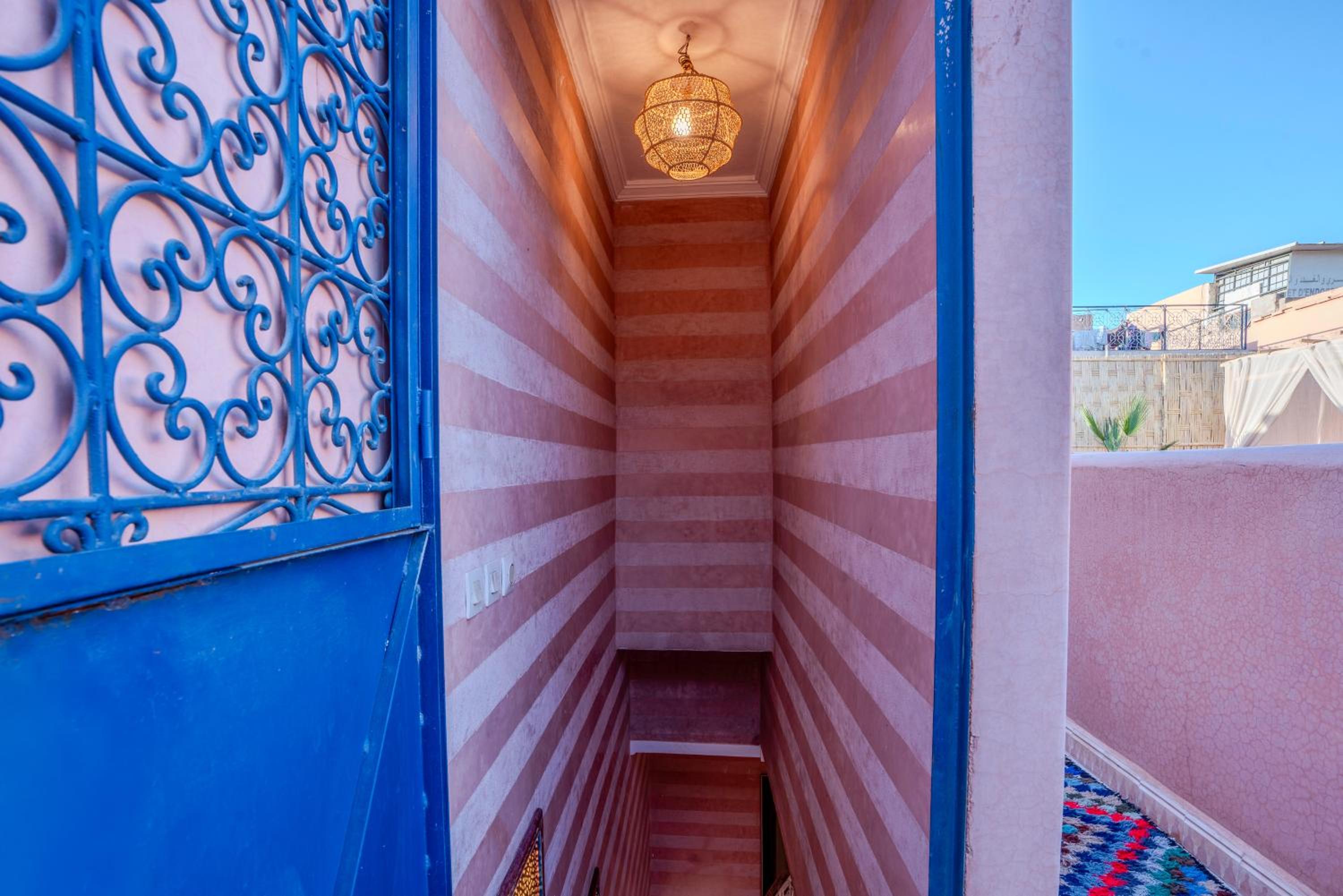Riad Le Graff Pink group