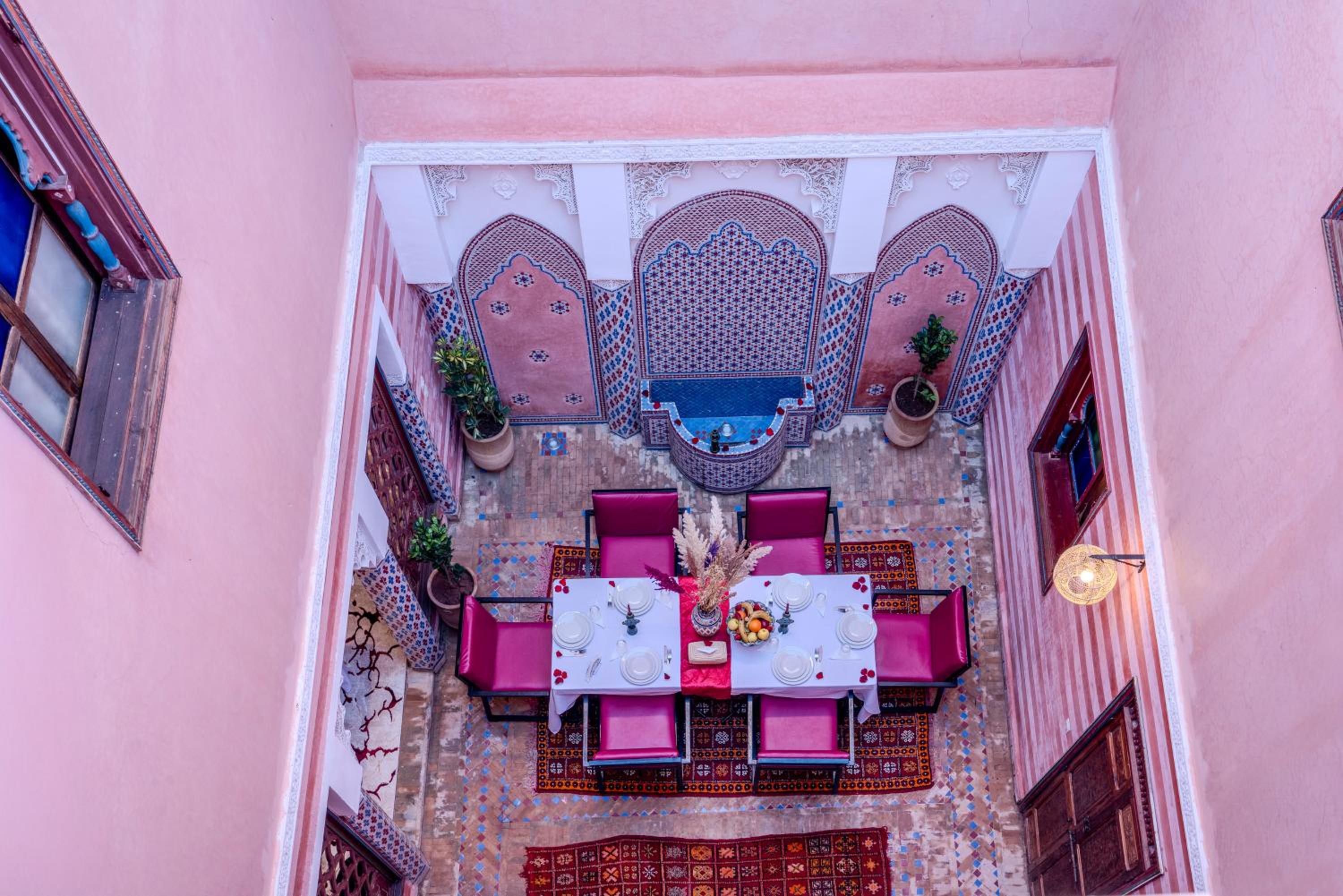 Riad Le Graff Pink group