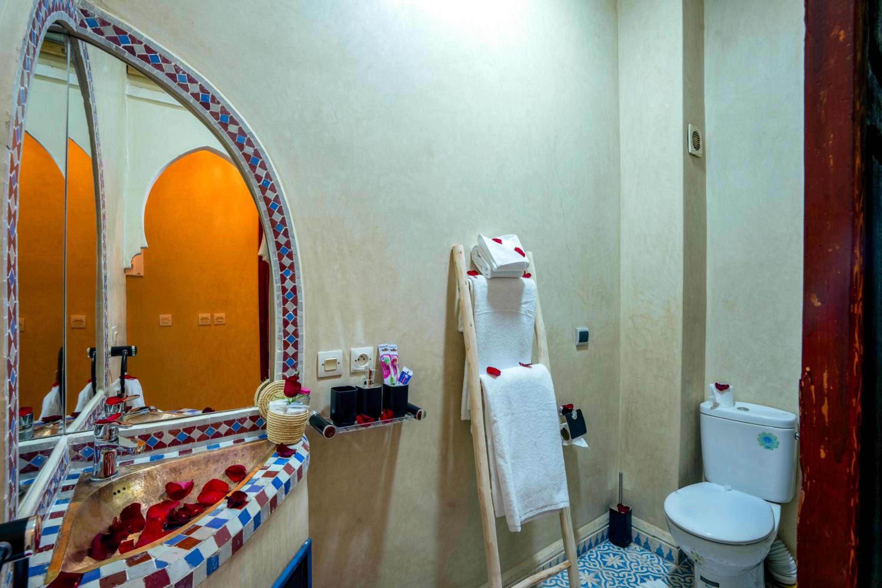 Riad Le Graff Pink group