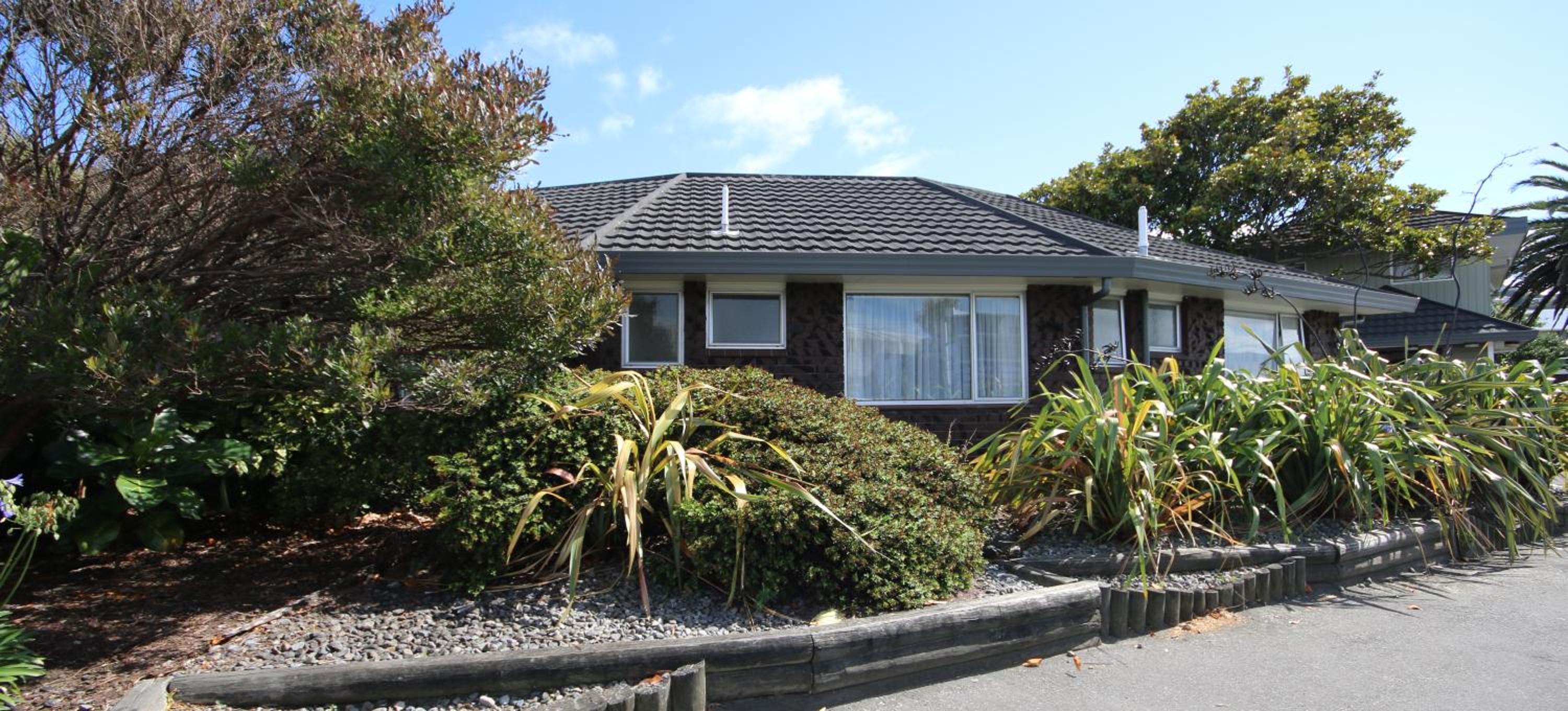 Midway Pacifica Lodge