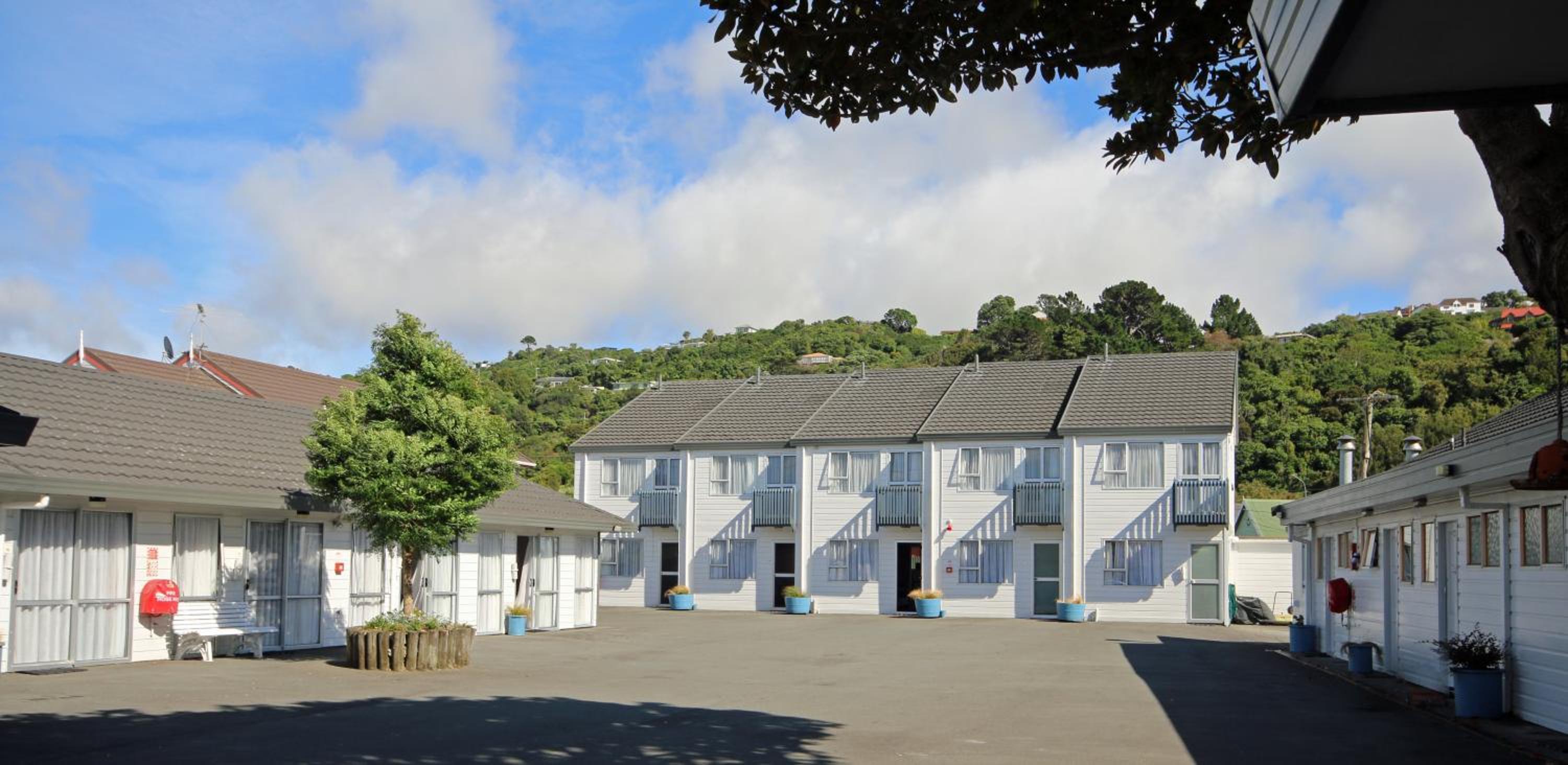Midway Pacifica Lodge